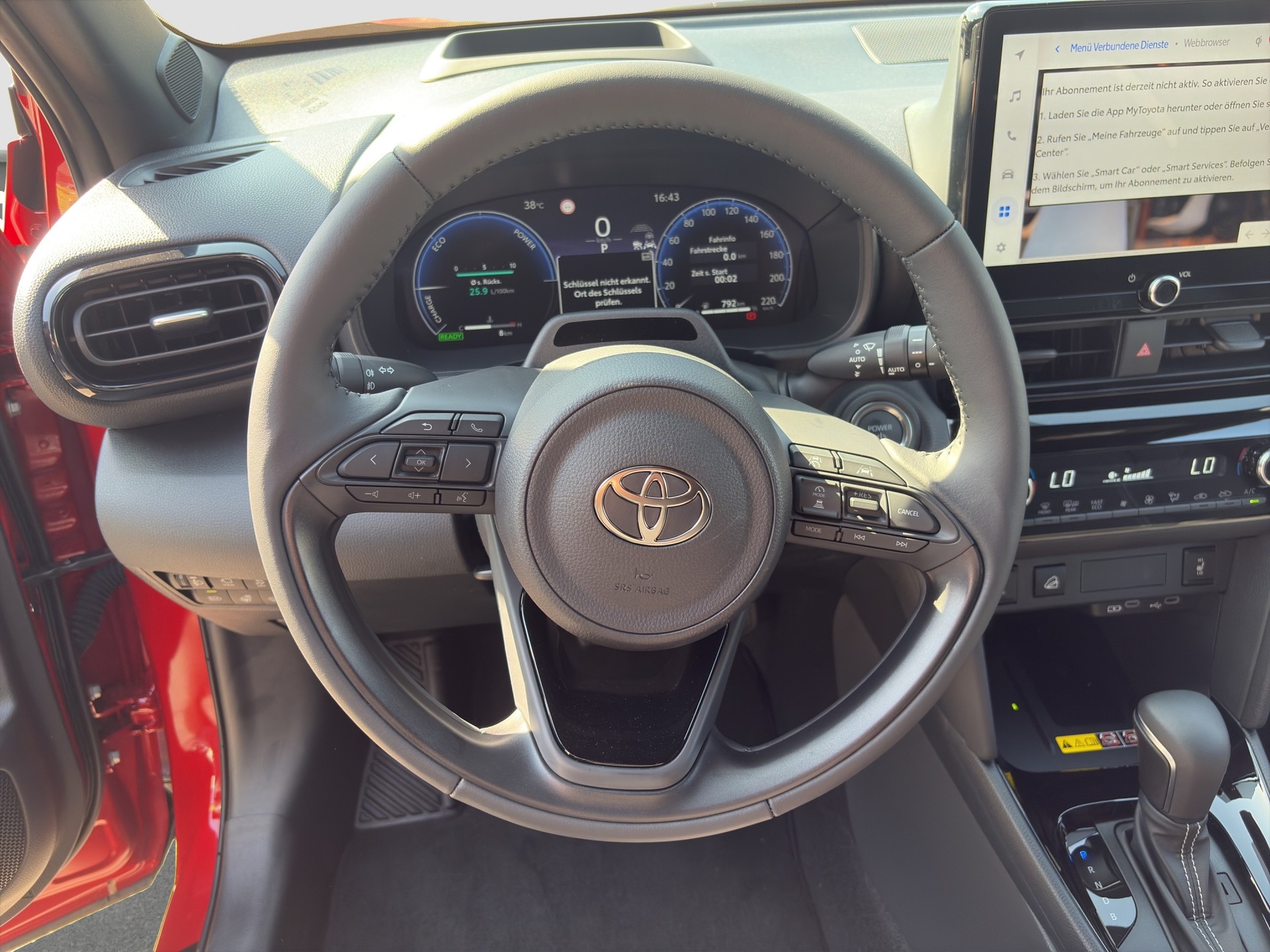 TOYOTA Yaris Cross 1.5 Executive AWDi e-CVT-image-8