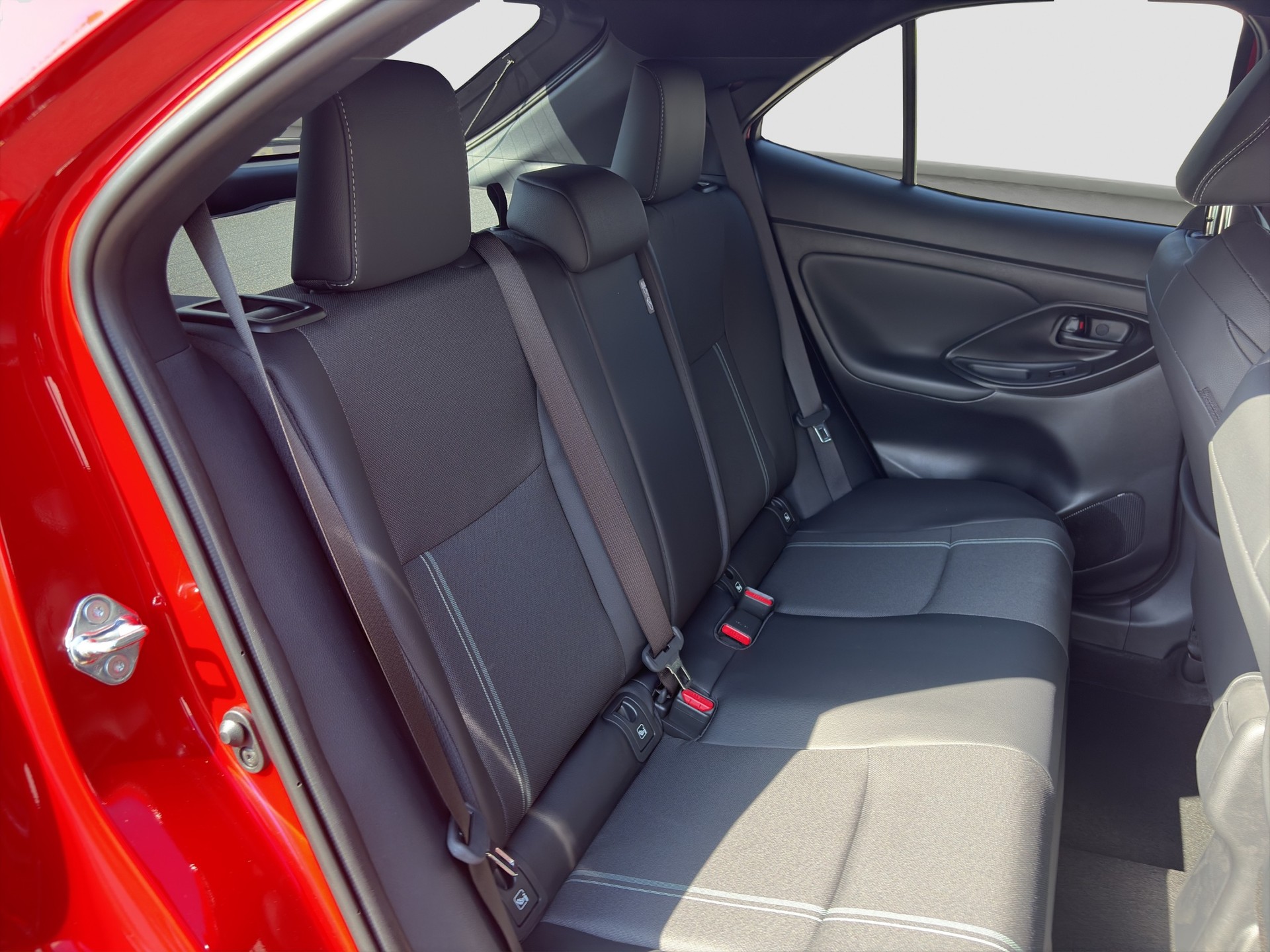 TOYOTA Yaris Cross 1.5 Executive AWDi e-CVT-image-18