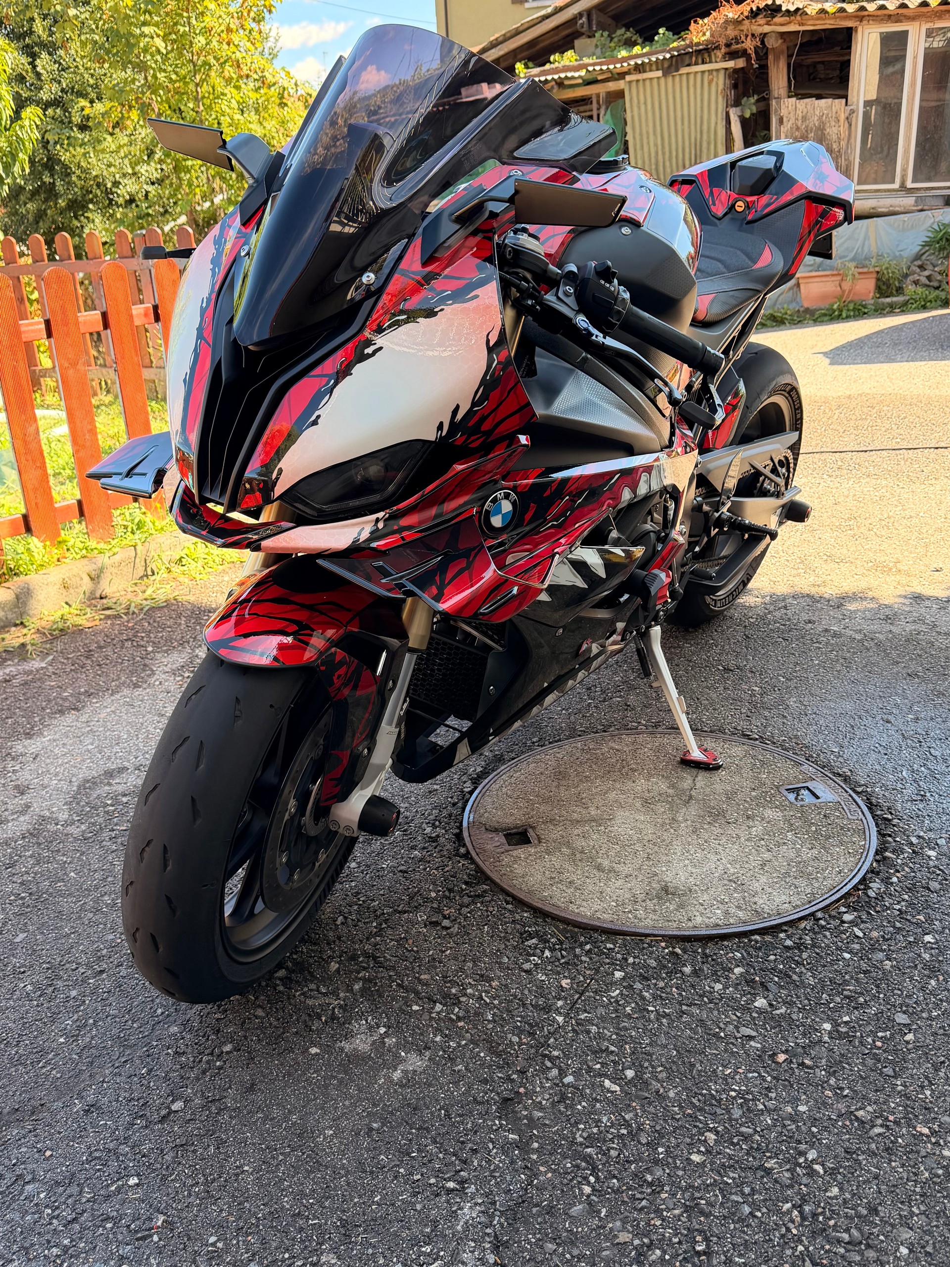 BMW S 1000 RR-image-1