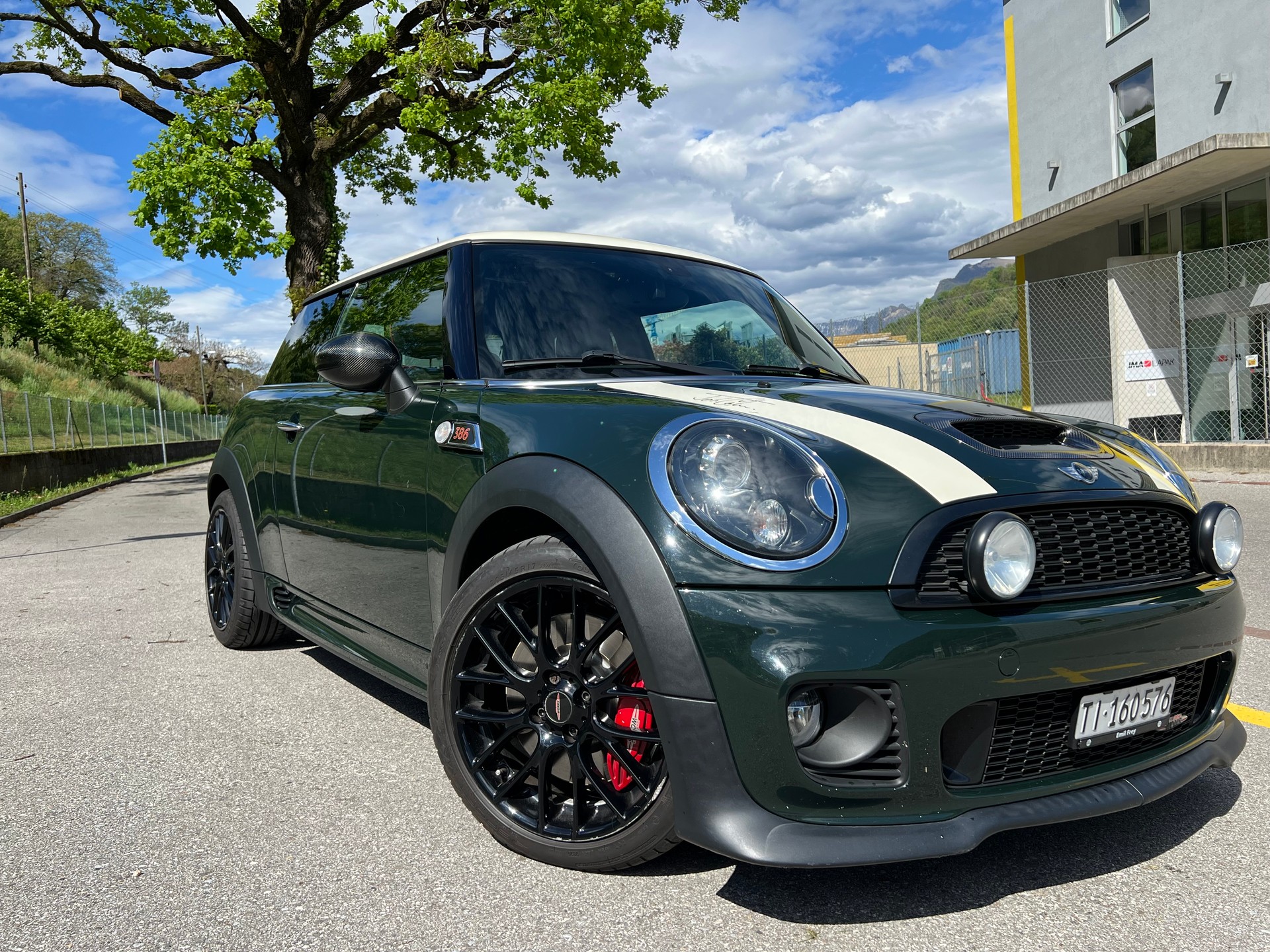MINI 1.6i John Cooper Works 50 Championship-image-2