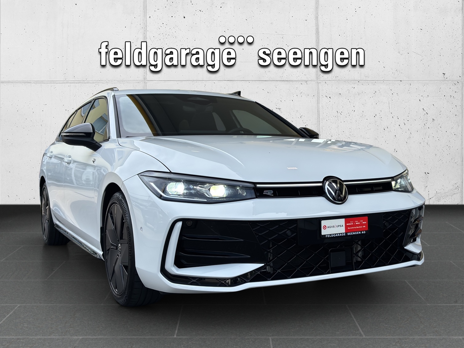 VW New Passat Variant 2.0 TDI R-Line 4 Motion DSG CH-Fahrzeug mit Werksgarantie bis 2028 mit AHK, Leder & Winterräder-showroom-element-2