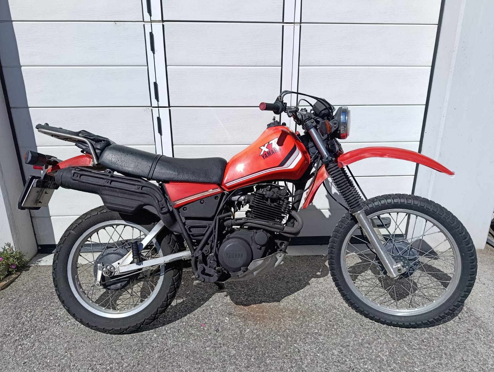 YAMAHA XT 550-image-1