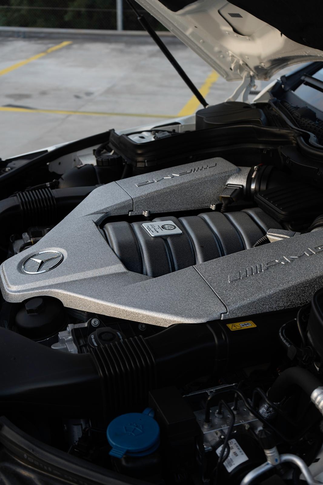 MERCEDES-BENZ C 63 V8 AMG Coupé-image-7