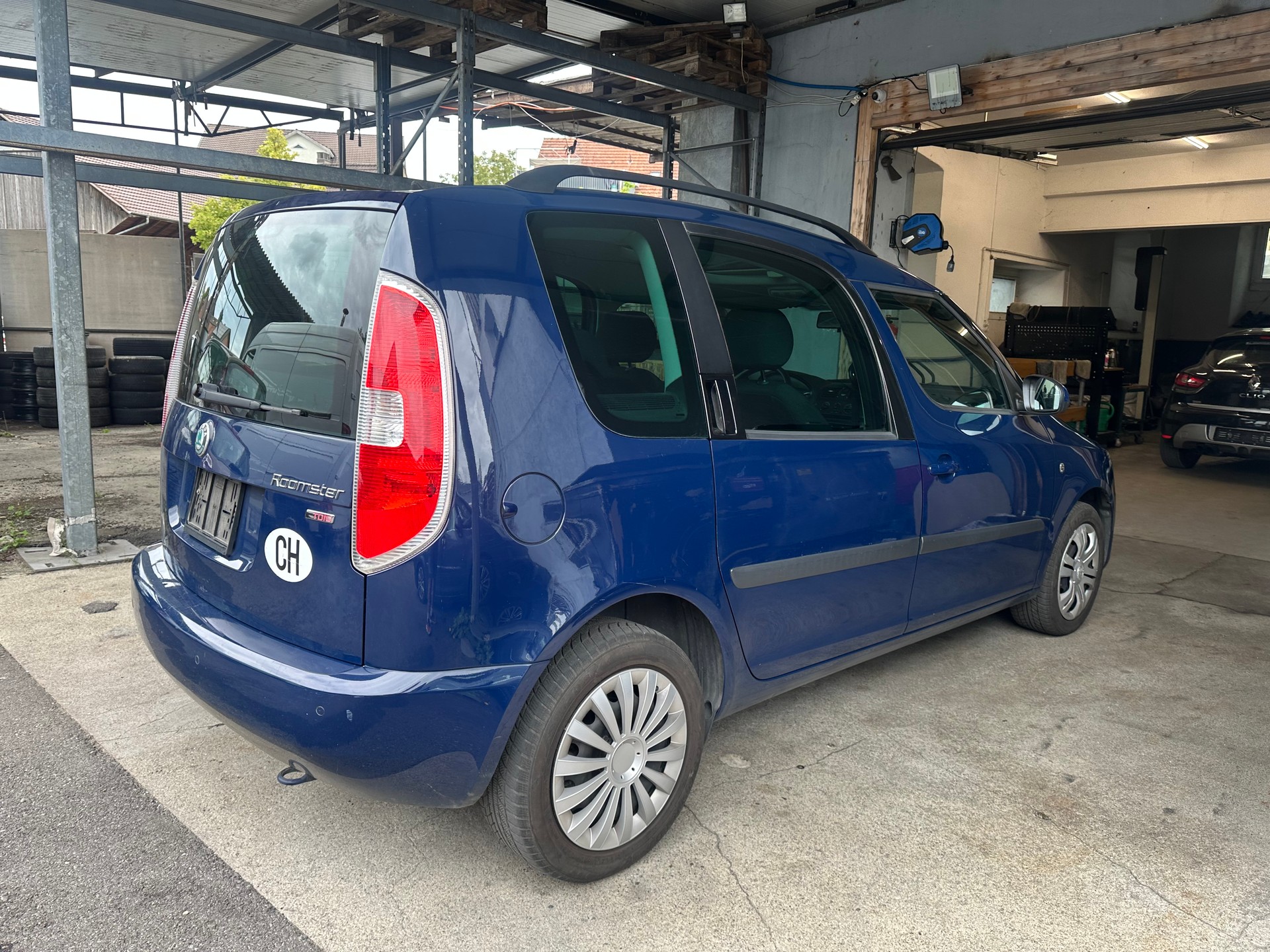 SKODA Roomster 1.6 TDI Magic-image-3