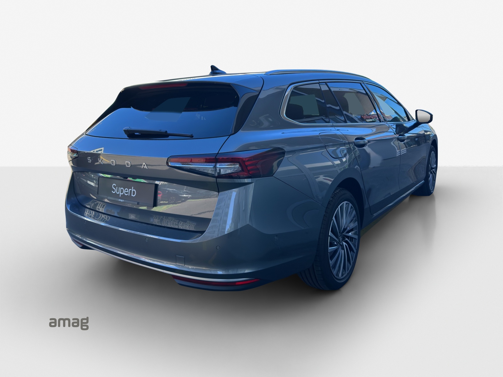 SKODA Superb Combi 2.0 TDi L&K 4x4 DSG-image-4