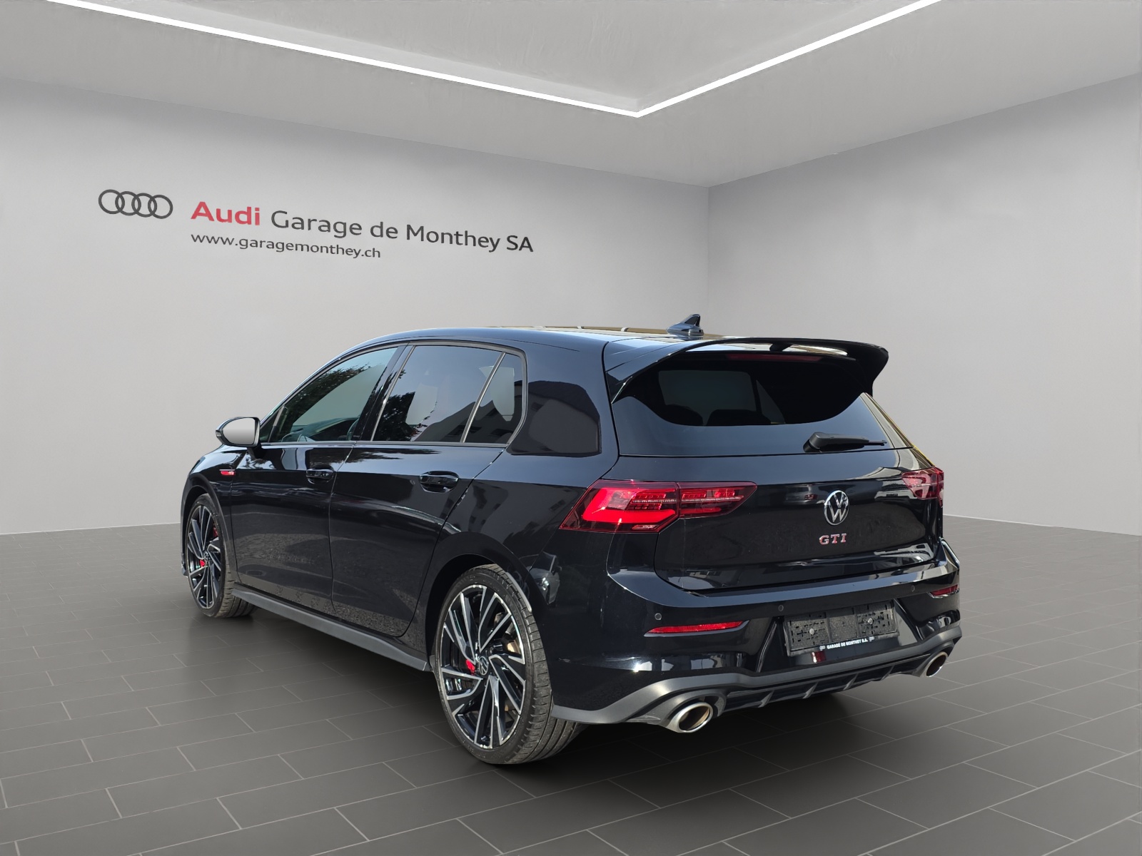 VW Golf 2.0 TSI GTI Clubsport 45 DSG-image-5