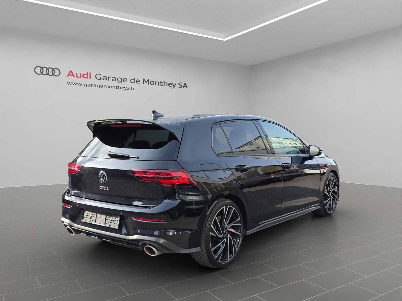 VW Golf 2.0 TSI GTI Clubsport 45 DSG-image-3