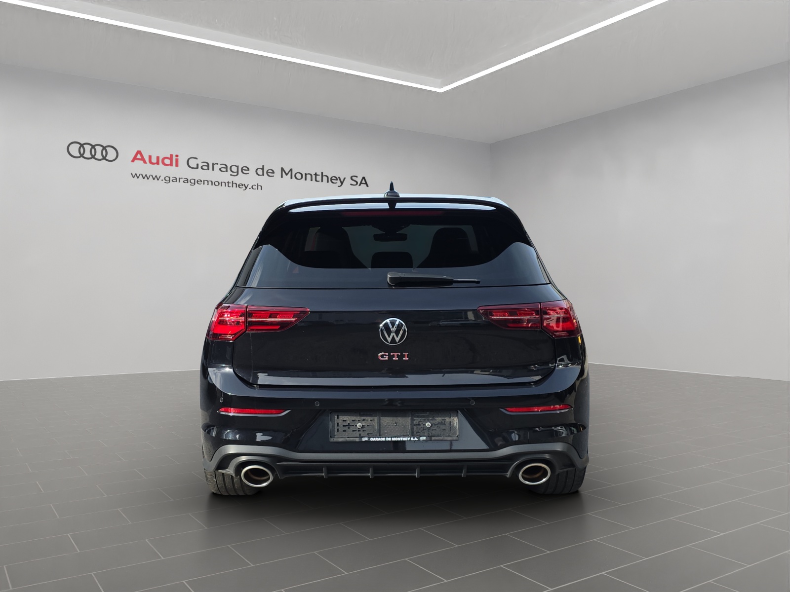 VW Golf 2.0 TSI GTI Clubsport 45 DSG-image-4