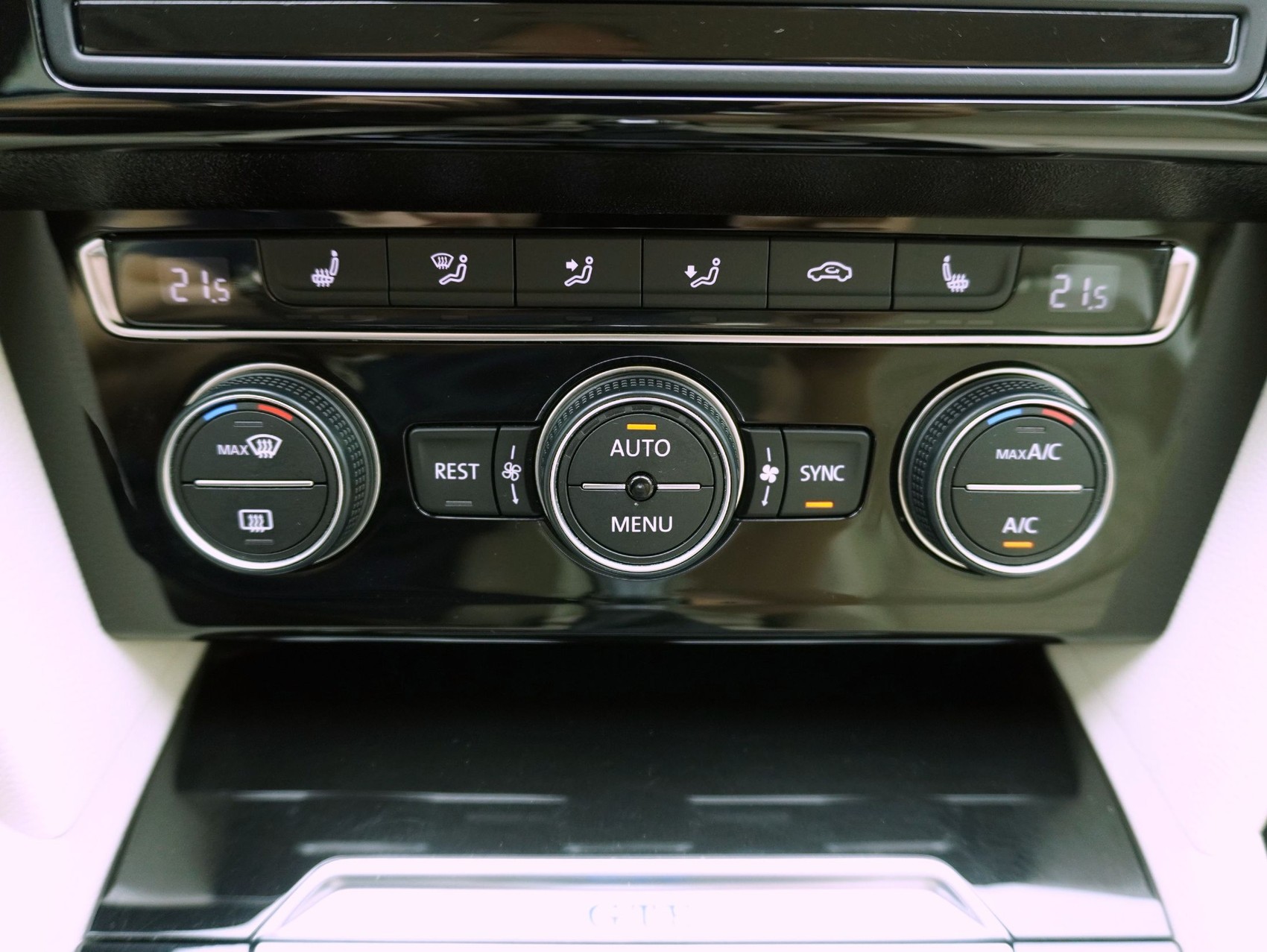 VW Passat Variant 1.4 TSI DSG Plug-In-Hybrid GTE-image-14