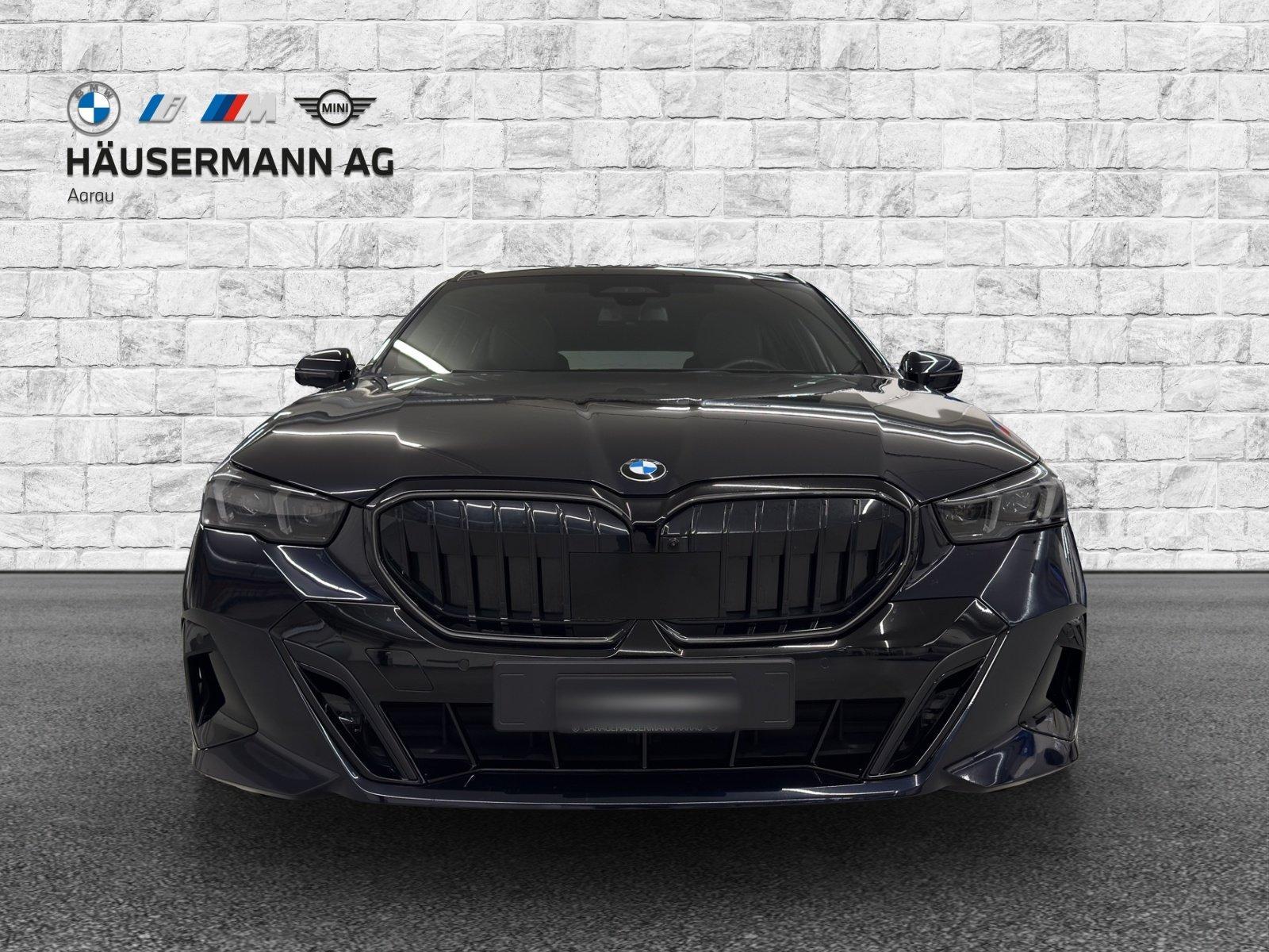 BMW 520d xDrive Touring M Sport PRO-showroom-element-1