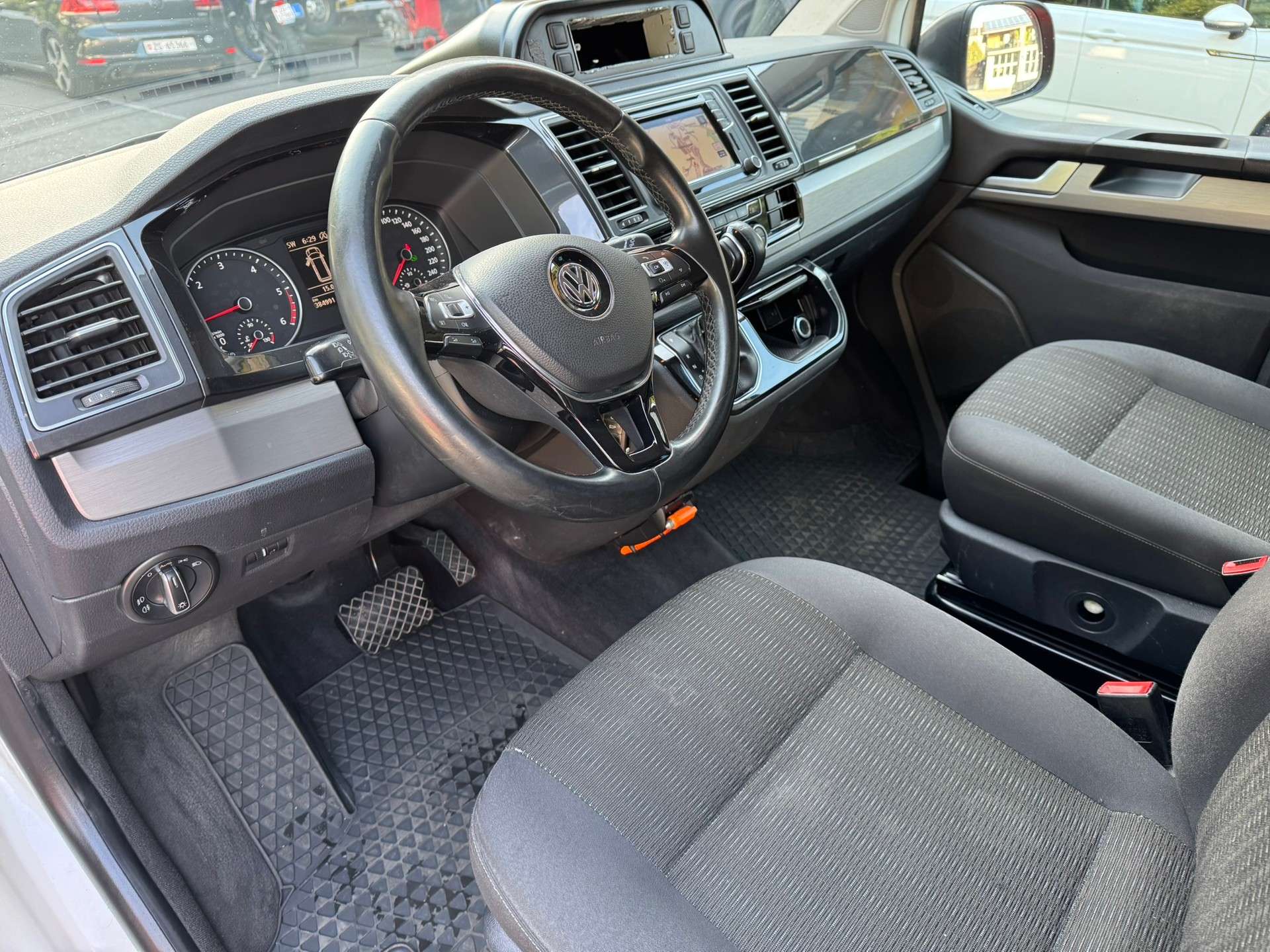 VW T6 Multivan 2.0 Bi-TDI Highline 4Motion DSG-image-8