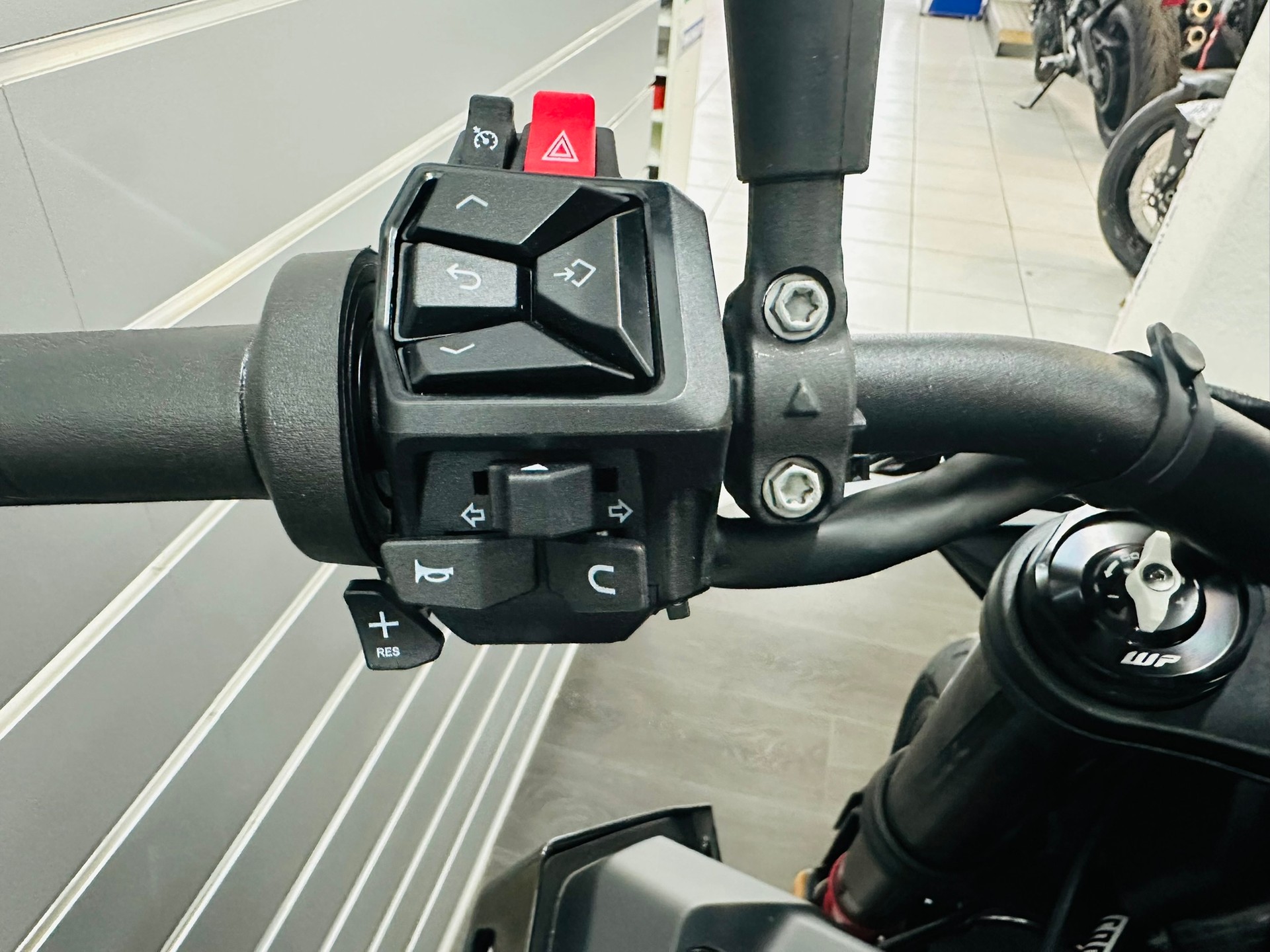 KTM 790 Duke-image-5