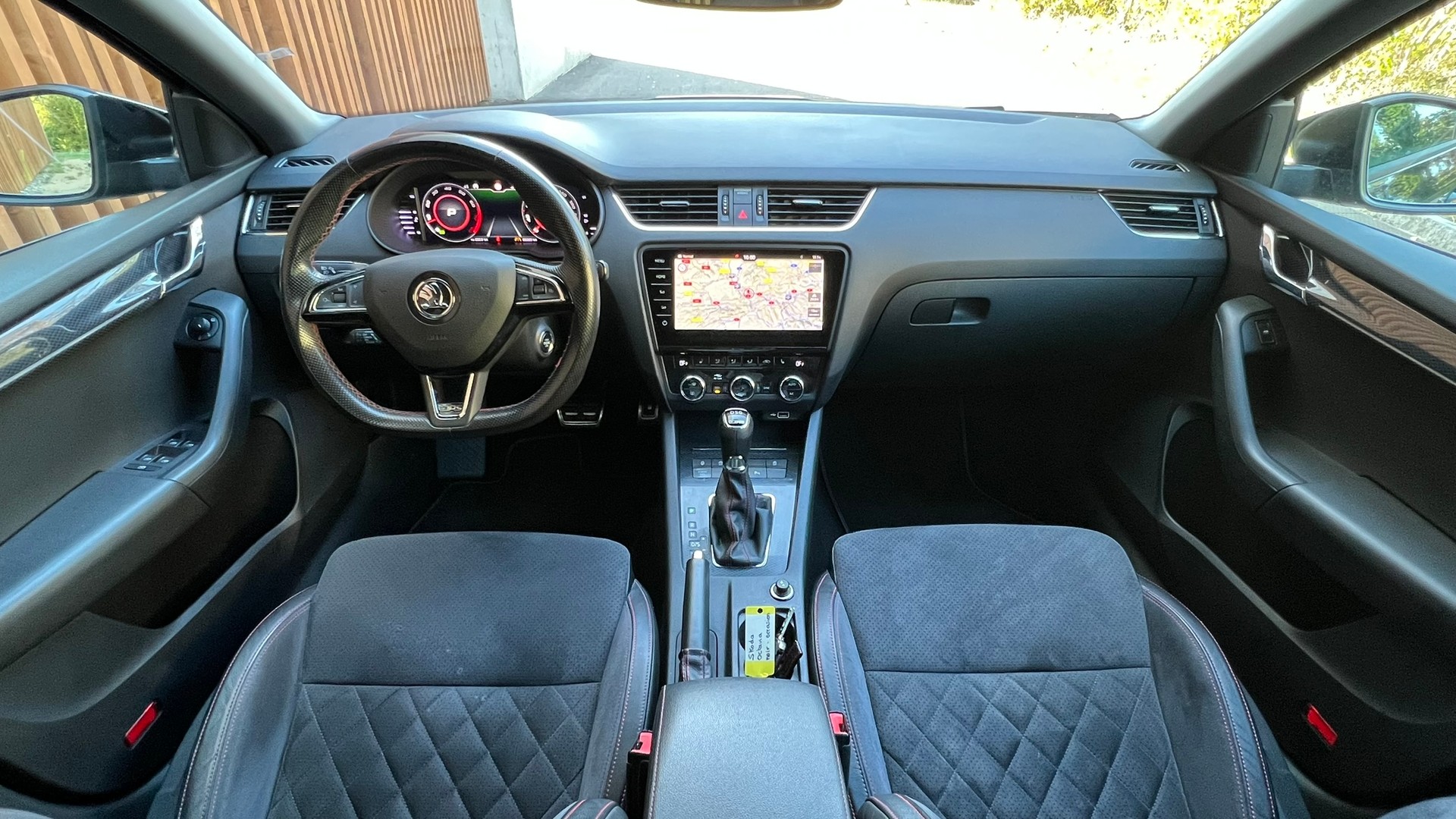 SKODA OCTAVIA COMBI 2.0 TSI RS FINAL EDITION BLACK DSG l 290 PS-image-16