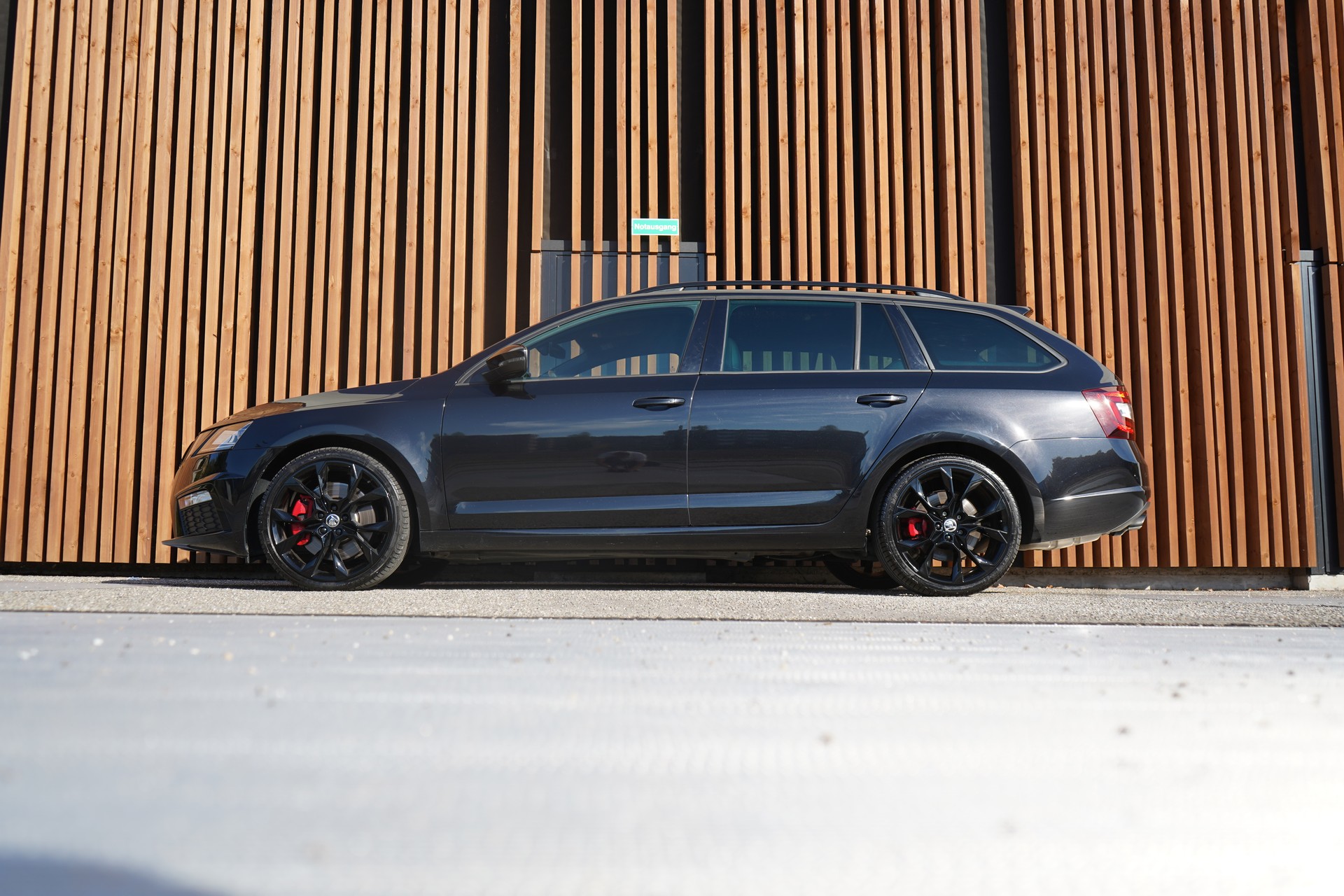 SKODA OCTAVIA COMBI 2.0 TSI RS FINAL EDITION BLACK DSG l 290 PS-showroom-element-3