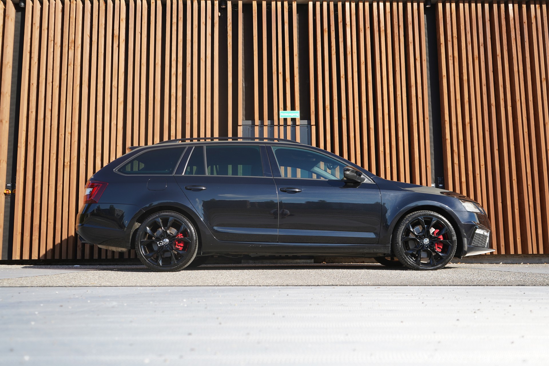 SKODA OCTAVIA COMBI 2.0 TSI RS FINAL EDITION BLACK DSG l 290 PS-showroom-element-2