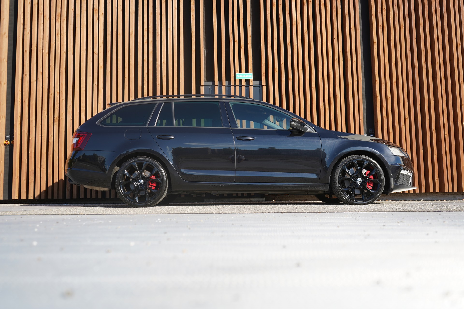 SKODA OCTAVIA COMBI 2.0 TSI RS FINAL EDITION BLACK DSG l 290 PS