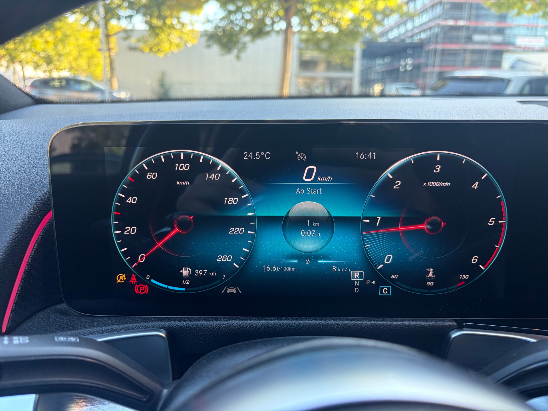 MERCEDES-BENZ GLB 220 d AMG Line 8G-Tronic-image-15