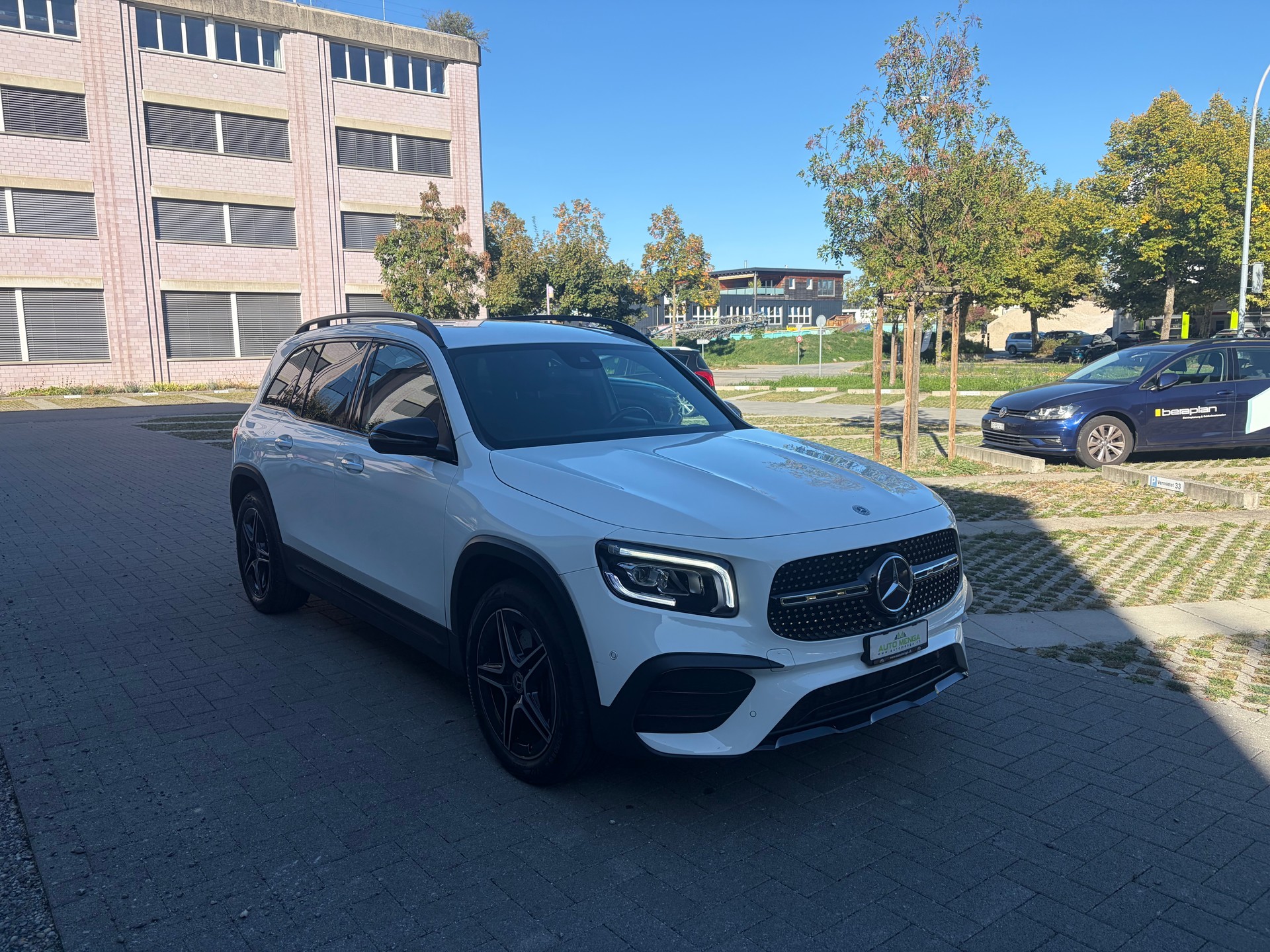 MERCEDES-BENZ GLB 220 d AMG Line 8G-Tronic-image-2