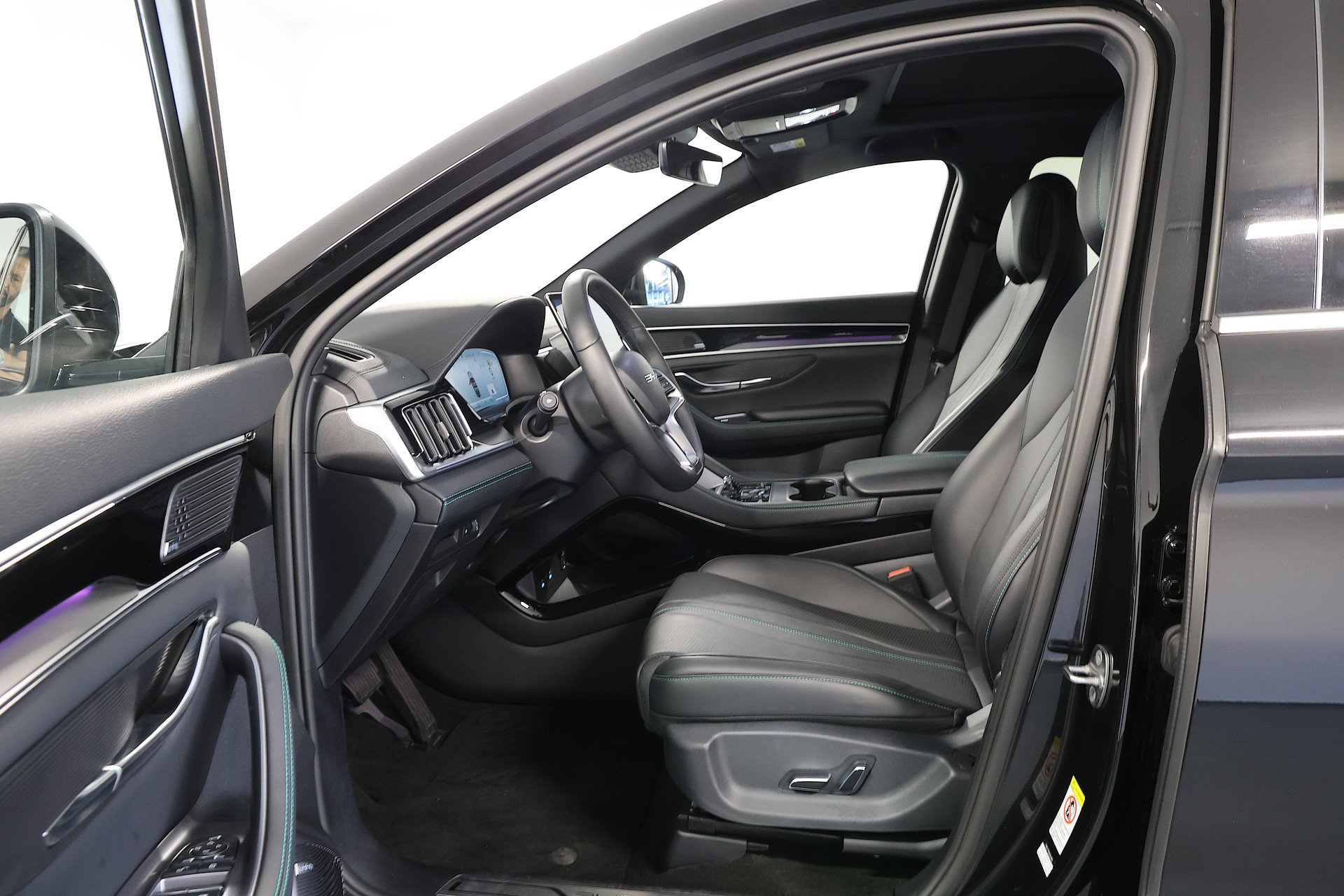 BYD Seal U DM-i Design AWD *CH-FAHRZEUG* *SOFORT VERFÜGBAR*-image-5