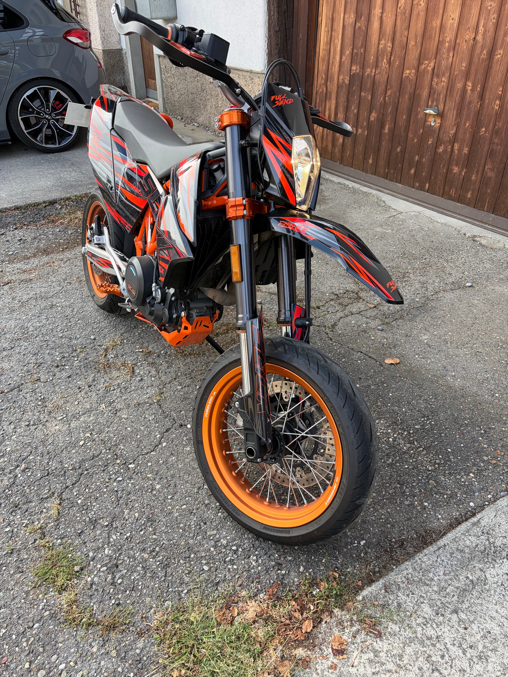 KTM 690 SMC R-image-1