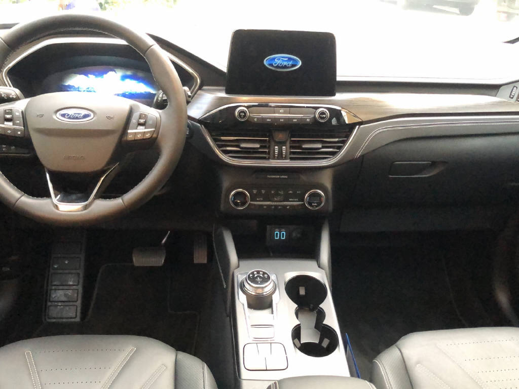 FORD Kuga 2.5 Plug-in Hybrid Vignale-image-8