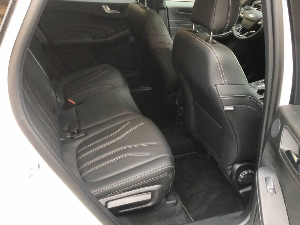 FORD Kuga 2.5 Plug-in Hybrid Vignale-image-10