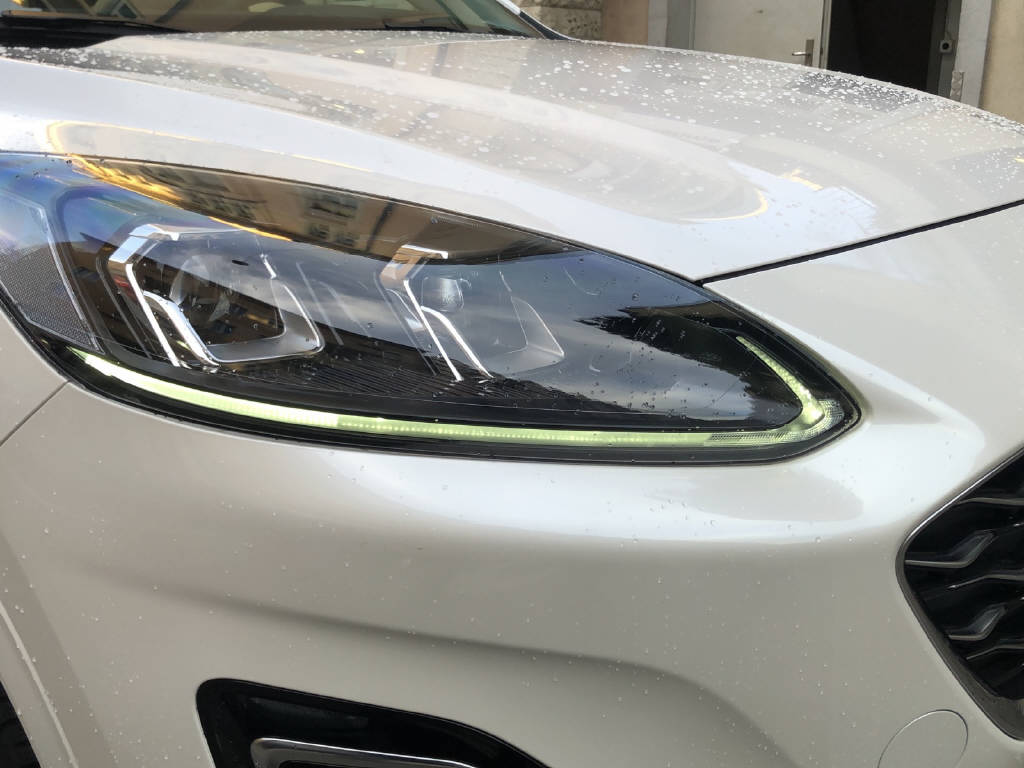 FORD Kuga 2.5 Plug-in Hybrid Vignale-image-12