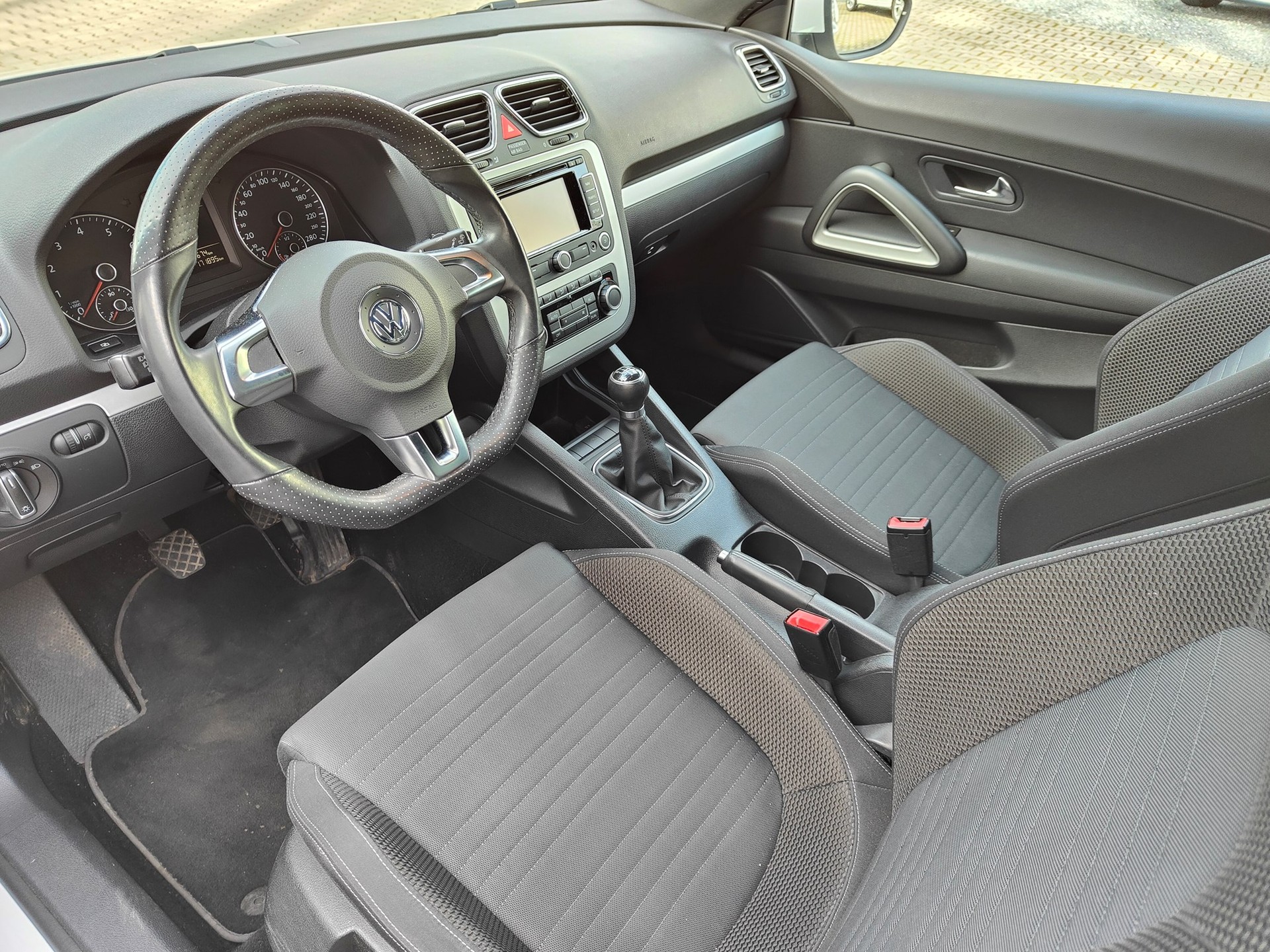 VW Scirocco 2.0 TSI-image-7