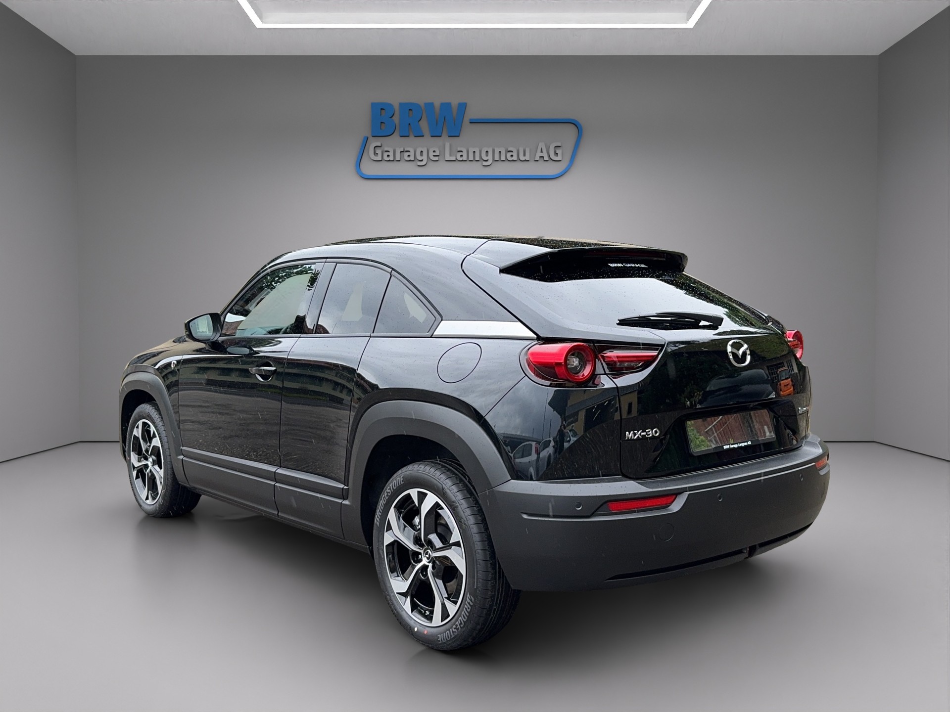 MAZDA MX-30 PHEV e-Skyactiv R-EV 170 Makoto-showroom-element-2