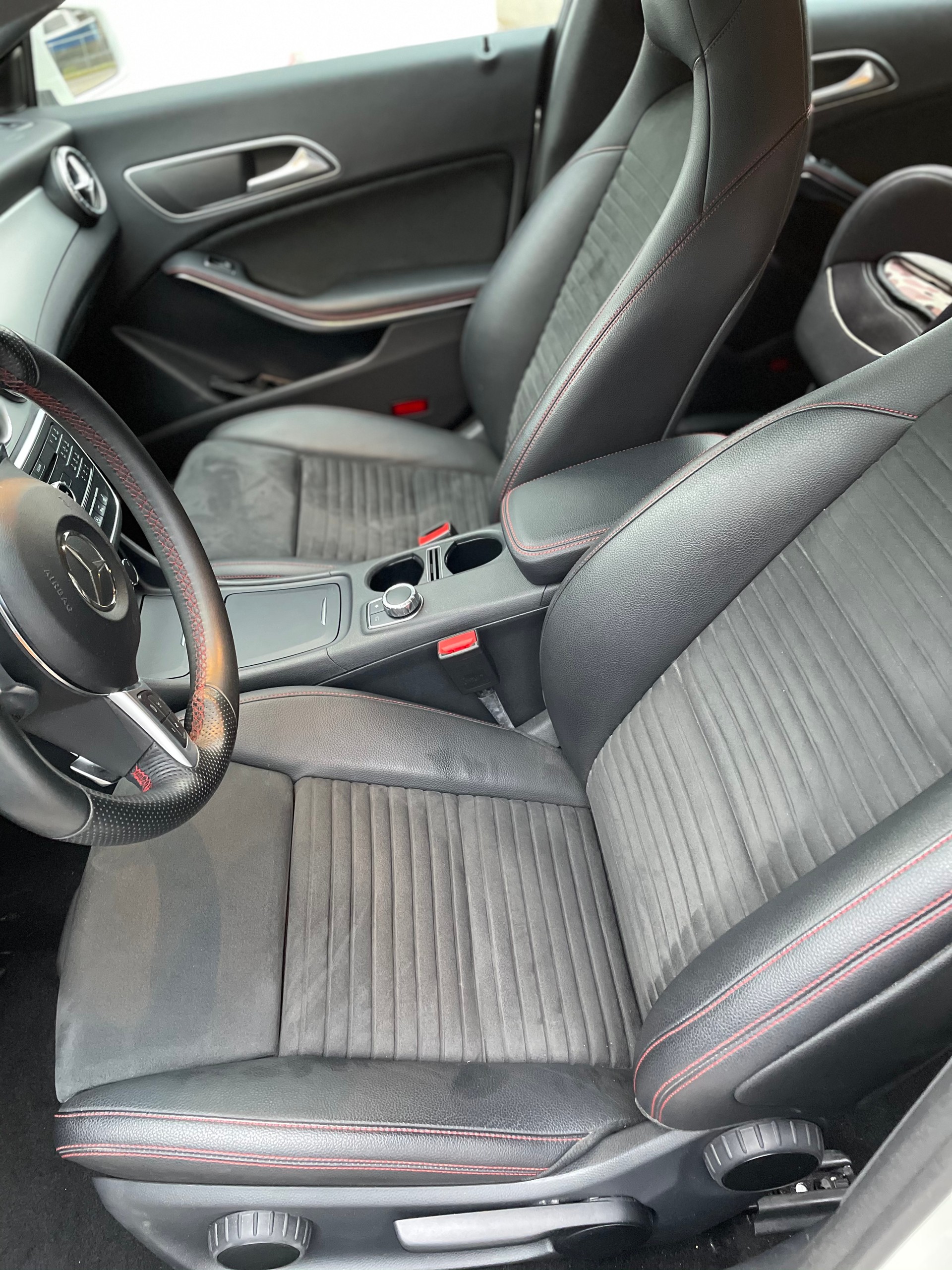 MERCEDES-BENZ CLA Shooting Brake 200 CDI AMG Line 4Matic 7G-DCT-image-4