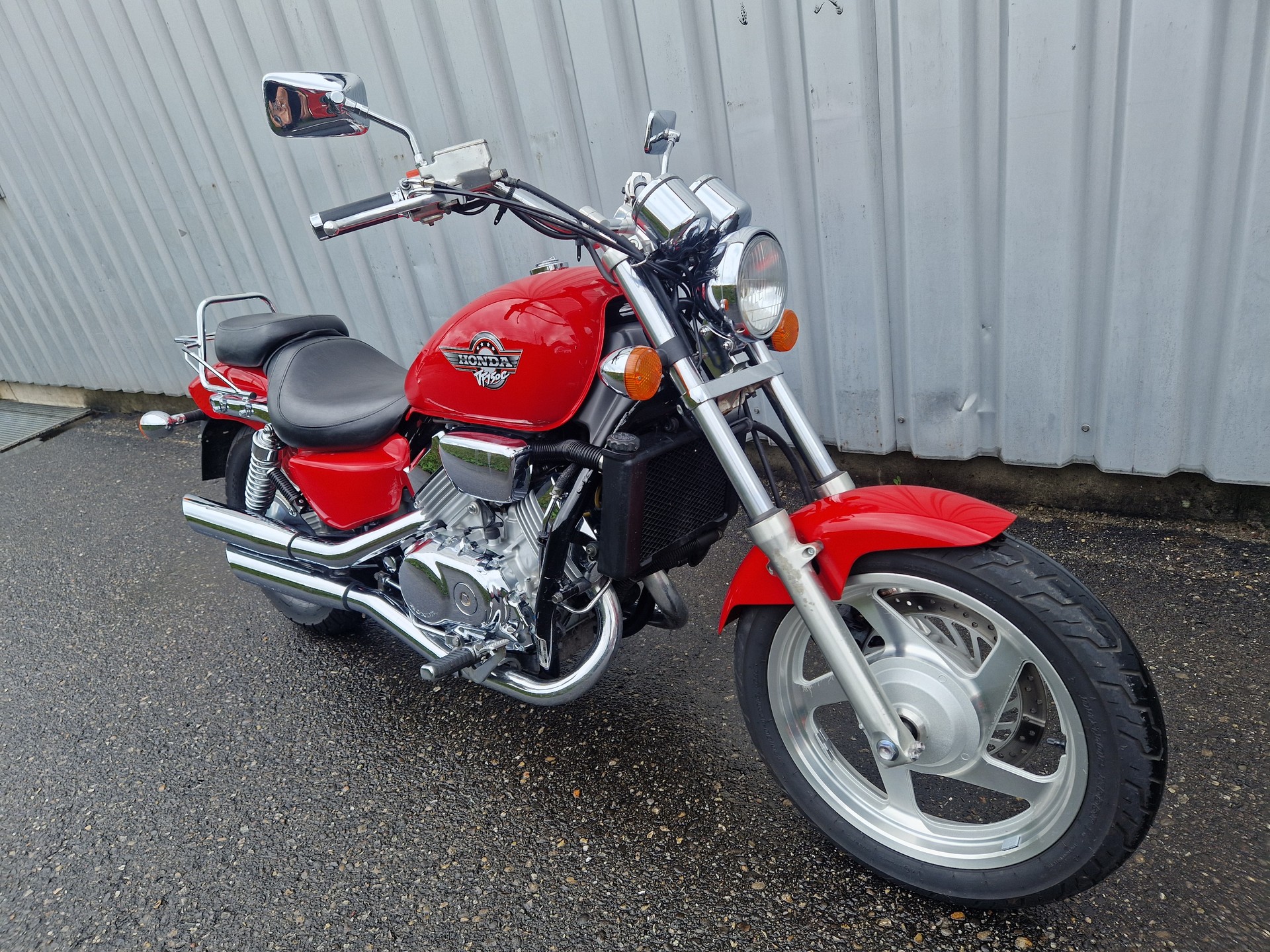 HONDA VF 750 C Magna-image-1