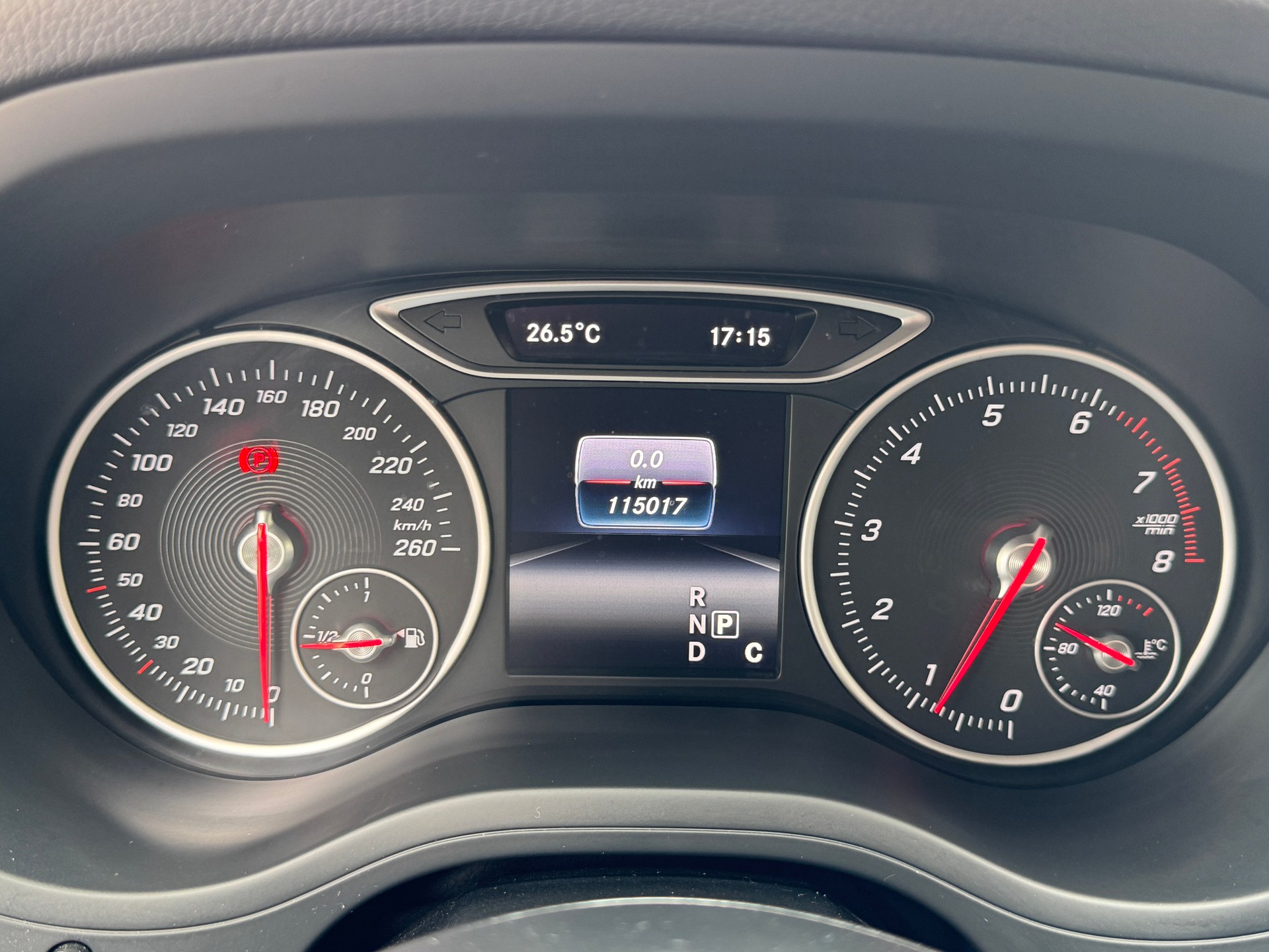 MERCEDES-BENZ B 250 AMG Line 7G-DCT-image-20