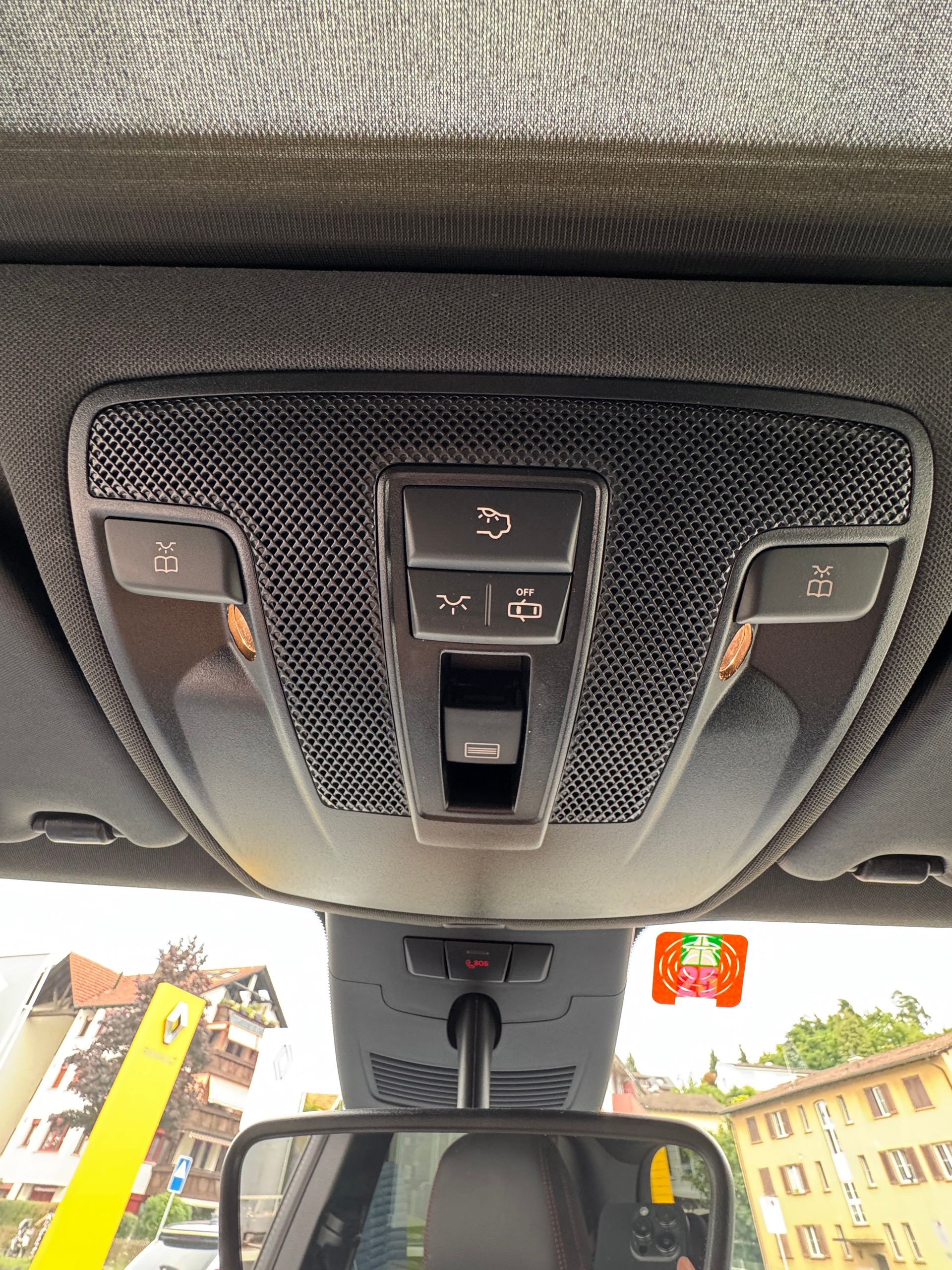 MERCEDES-BENZ B 250 AMG Line 7G-DCT-image-23