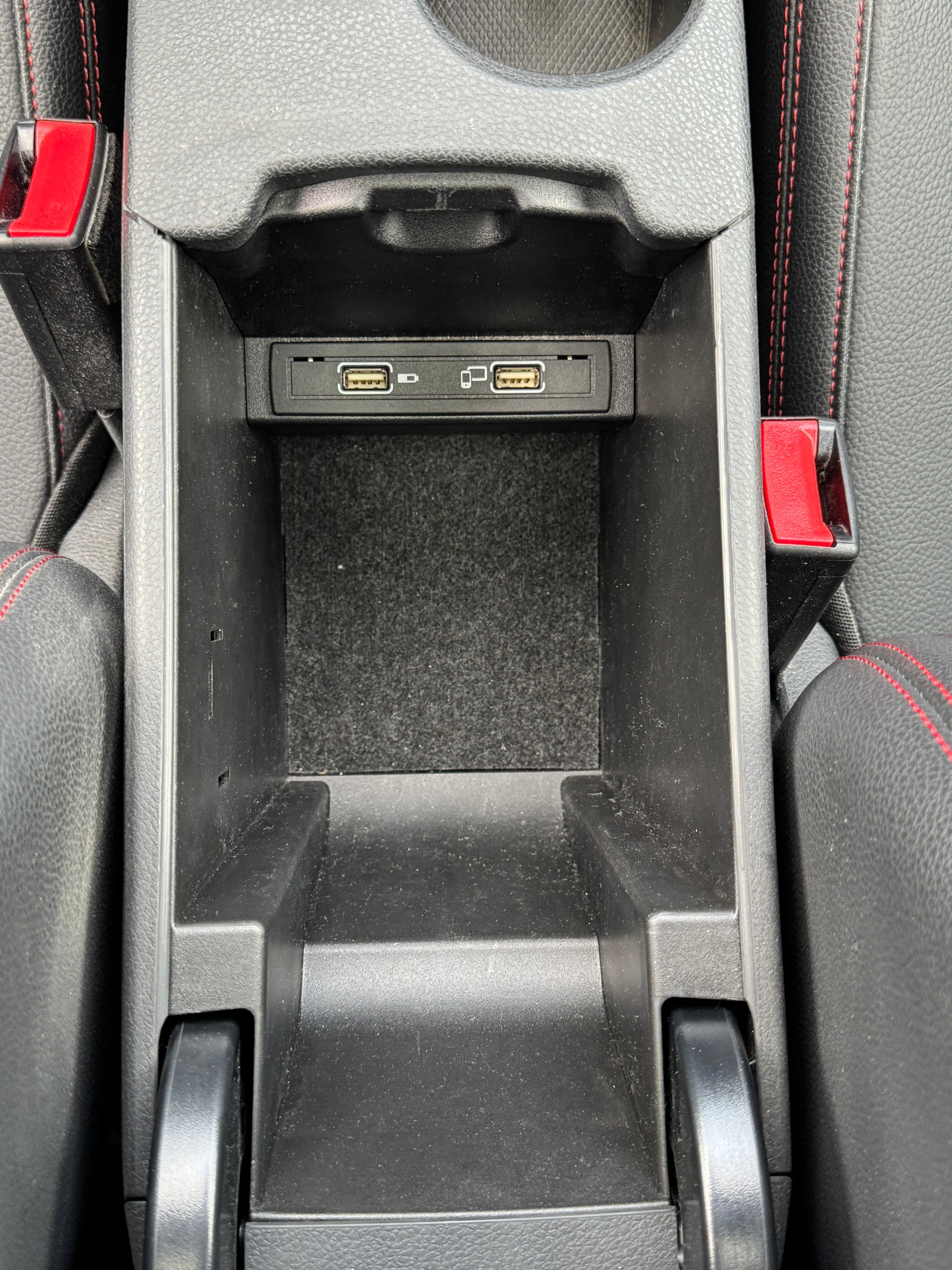 MERCEDES-BENZ B 250 AMG Line 7G-DCT-image-14