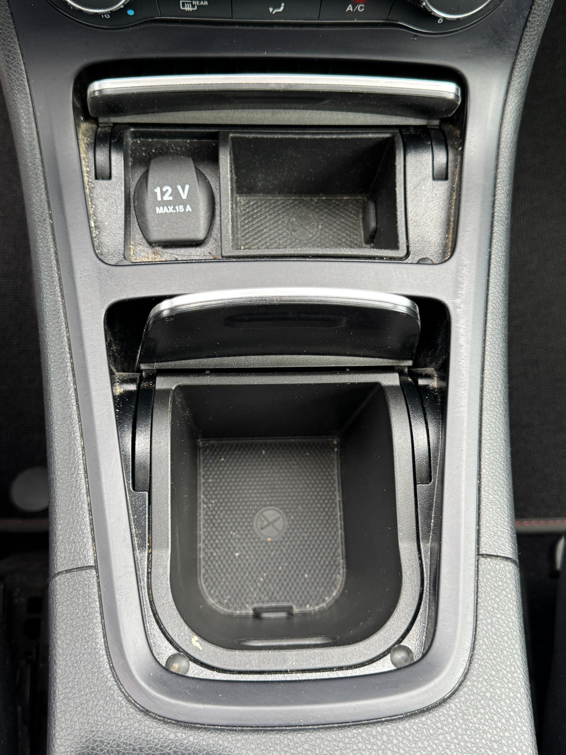 MERCEDES-BENZ B 250 AMG Line 7G-DCT-image-17