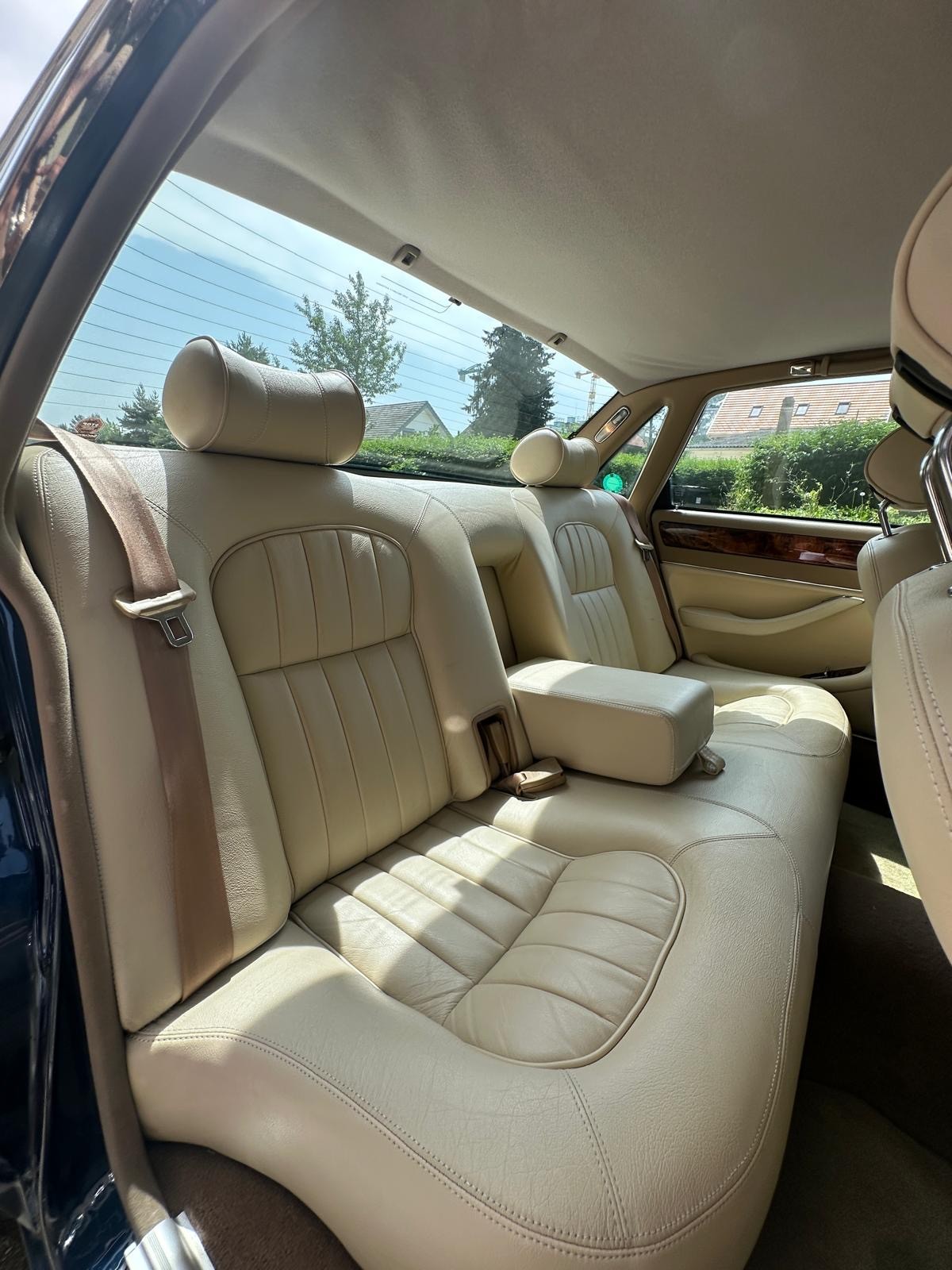 JAGUAR XJ 4.0 Sovereign-image-8