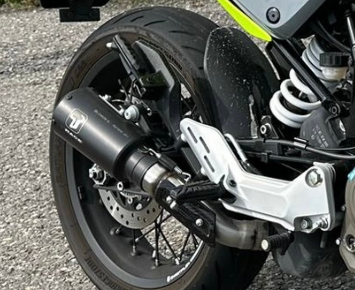HUSQVARNA Svartpilen 125 Edition yellow grey-image-3