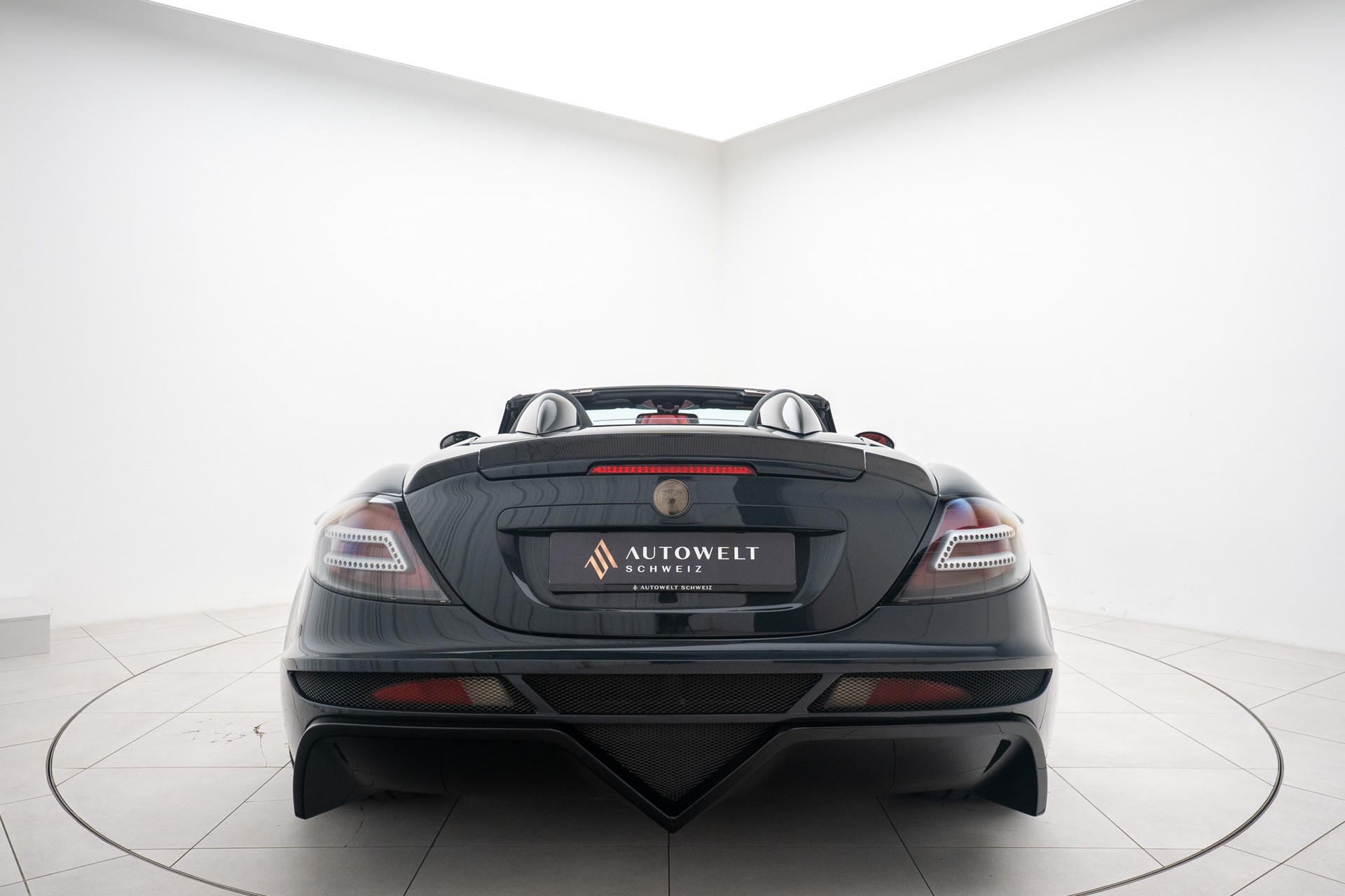 MERCEDES-BENZ SLR McLaren Roadster FAB Design-showroom-element-3