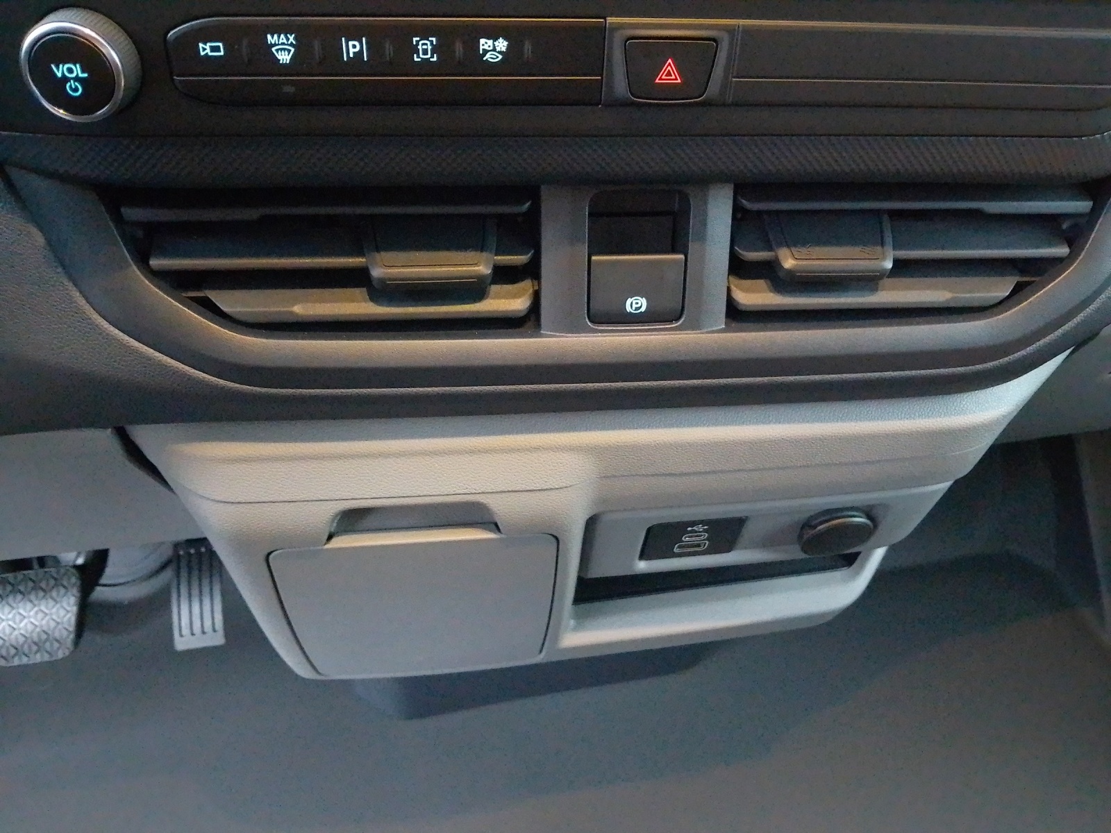 FORD Transit Custom Van 320 L2 2.0 EcoBlue 136 Trend-image-10
