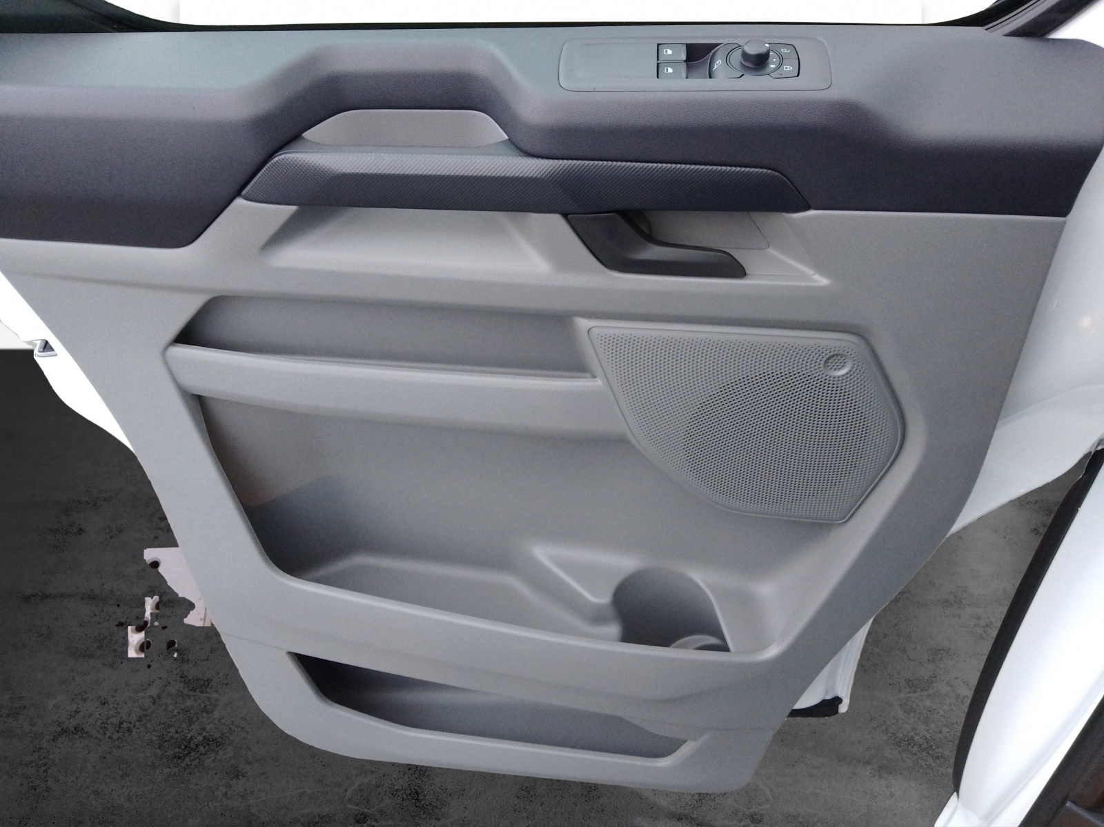 FORD Transit Custom Van 320 L2 2.0 EcoBlue 136 Trend-image-11