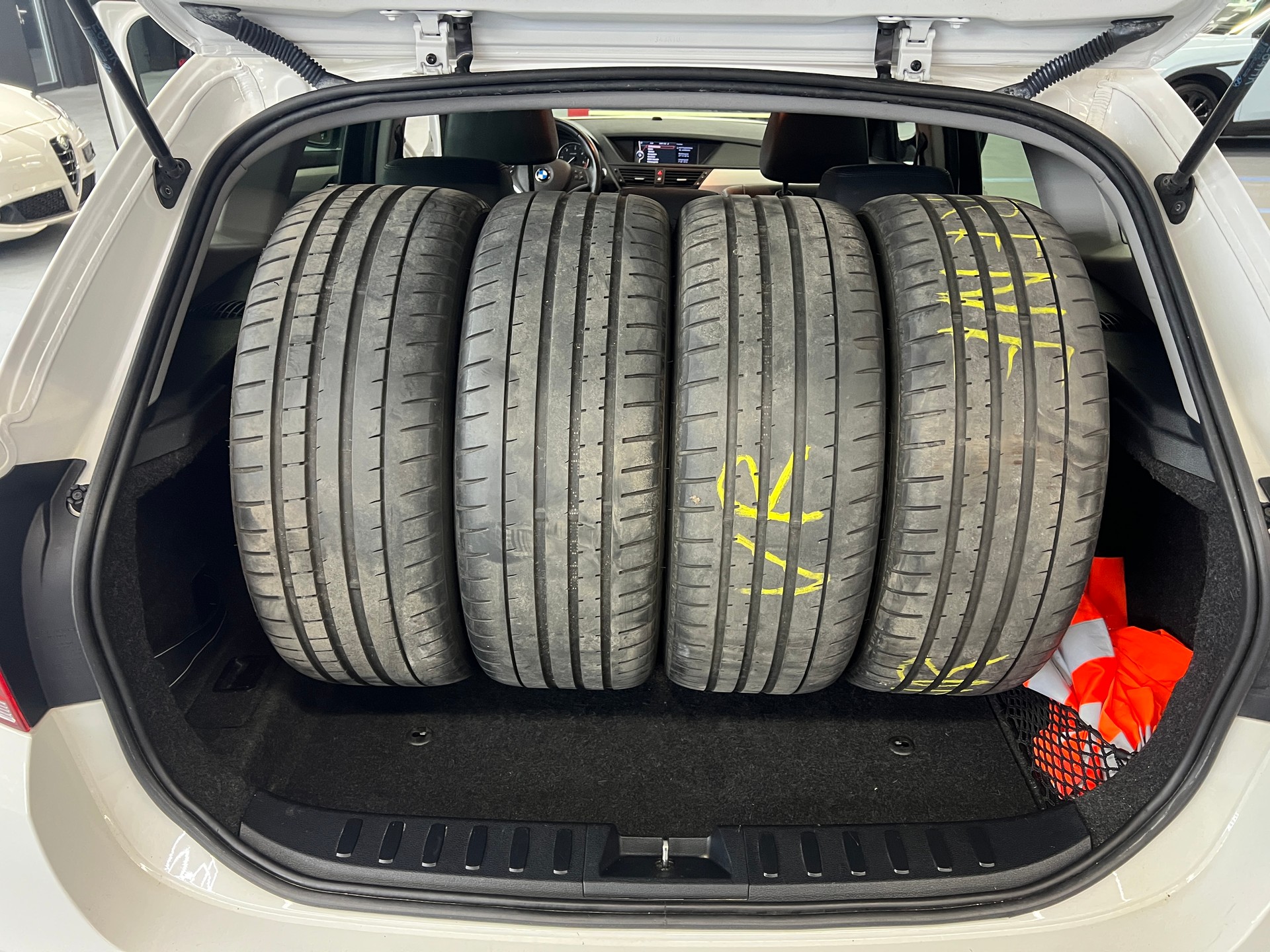 BMW X1 sDrive 20d mit Garantieoptionen-image-6