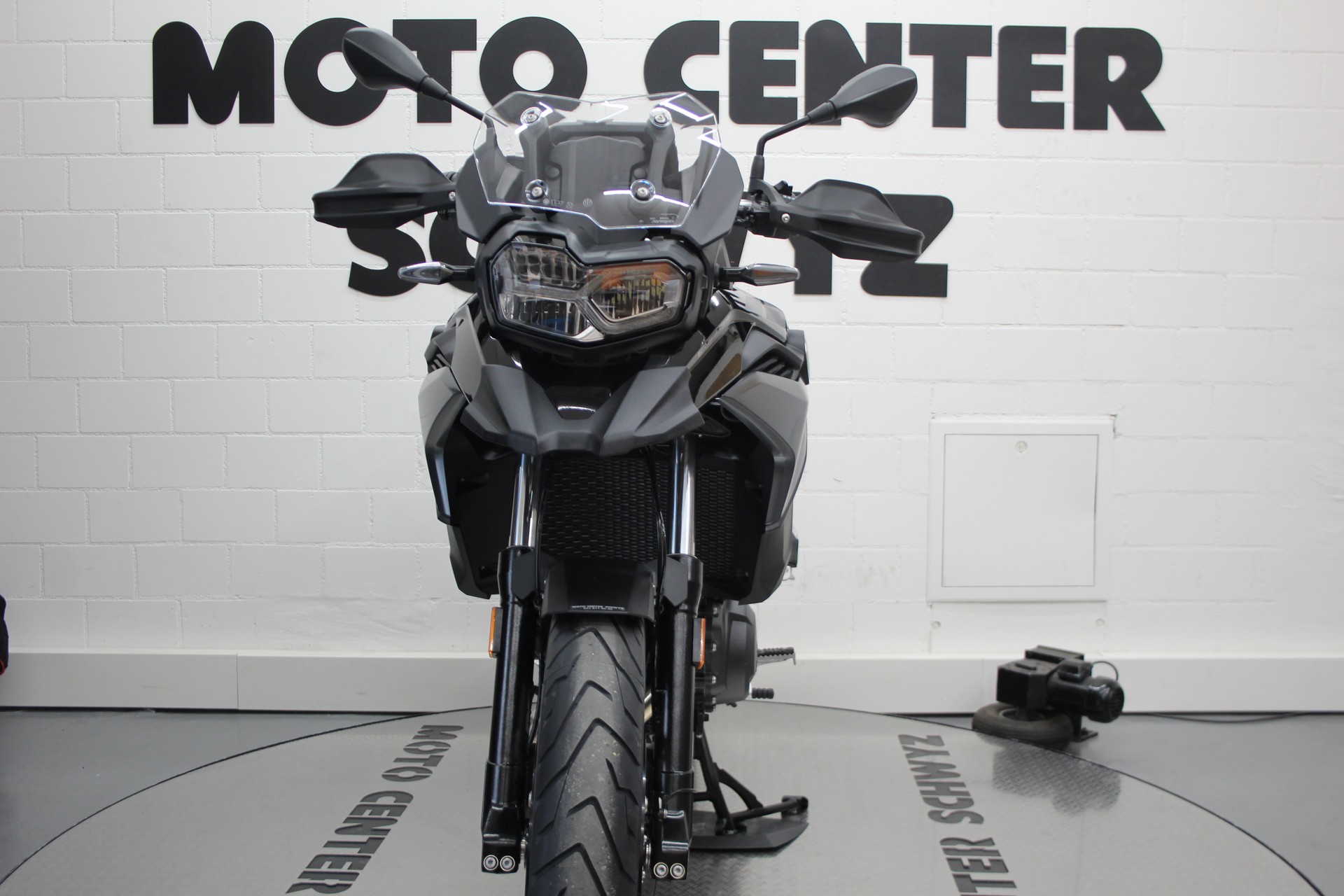 BMW F 800 GS-image-2