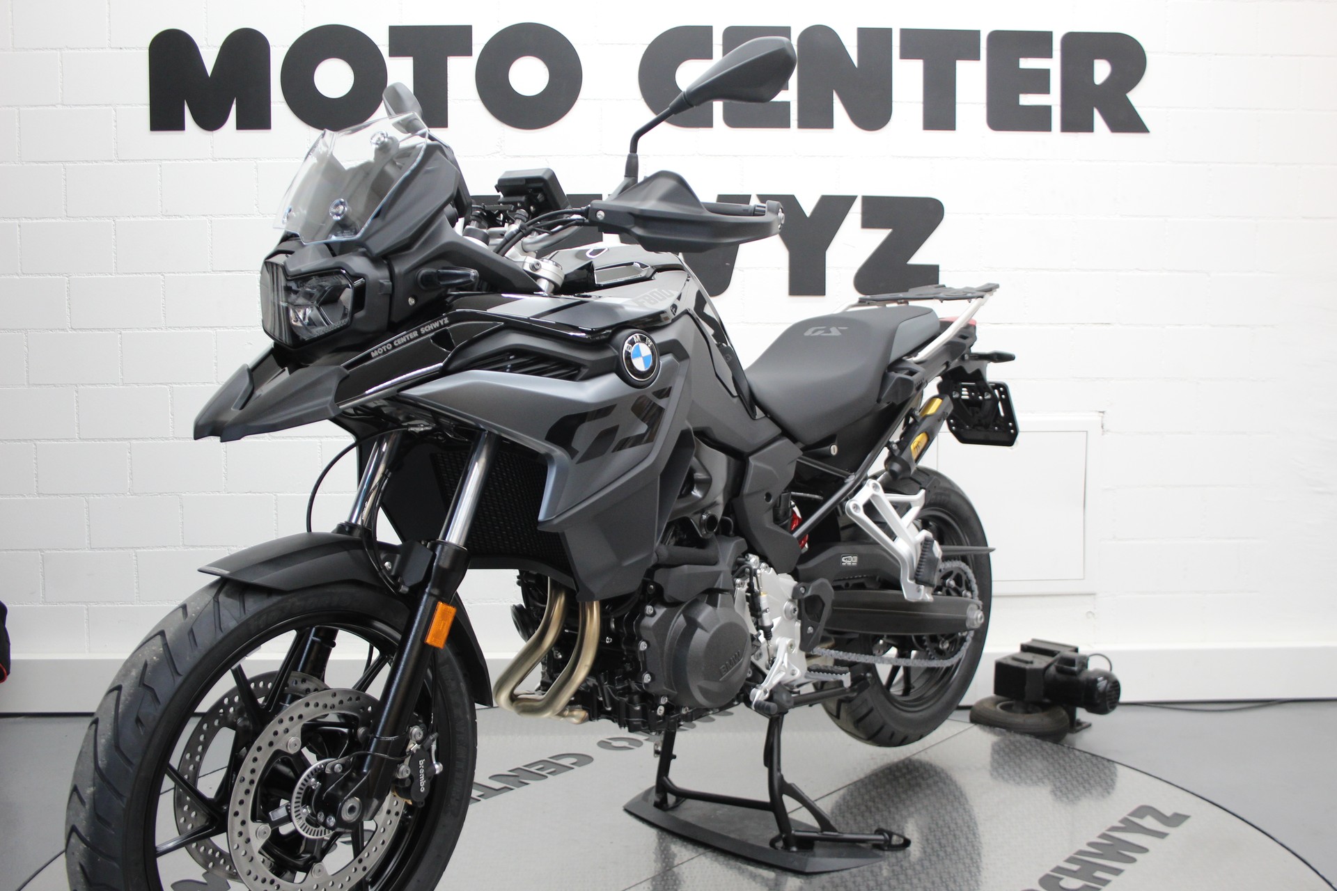 BMW F 800 GS-image-3