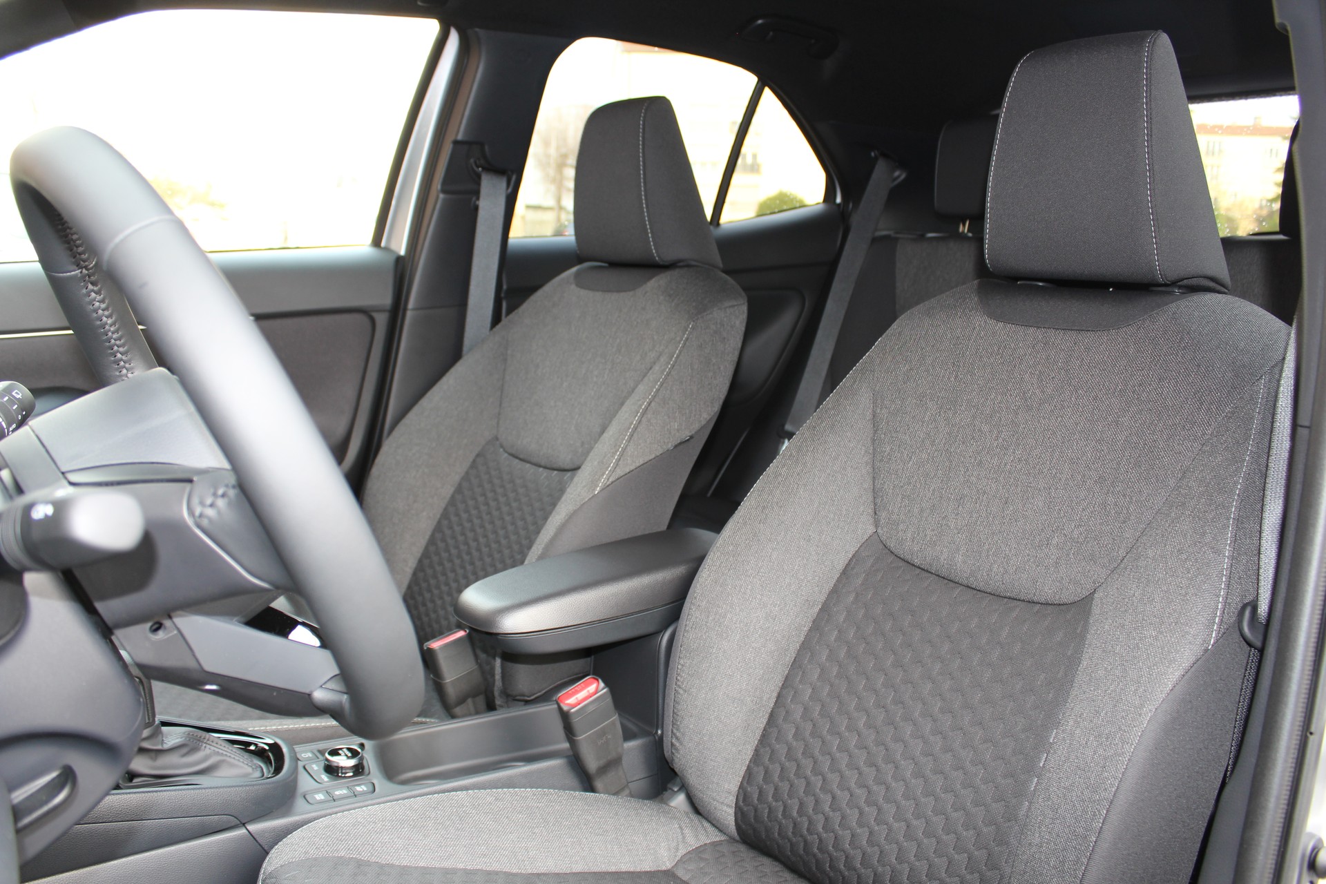 TOYOTA Yaris Cross 1.5 Trend AWDi e-CVT 4x4 - "Leasing 2,9% * Garantie 15 ans * Caméra * Tempomat Adapt."-image-16