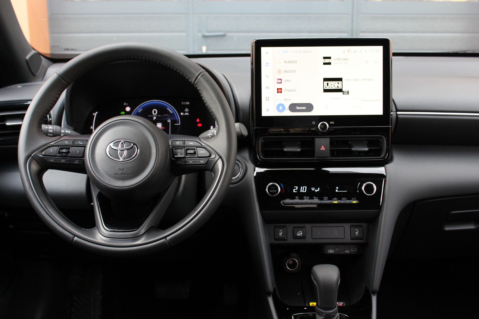 TOYOTA Yaris Cross 1.5 Trend AWDi e-CVT 4x4 - "Leasing 2,9% * Garantie 15 ans * Caméra * Tempomat Adapt."-image-7