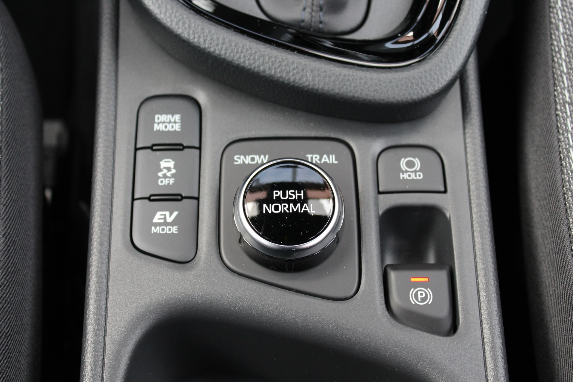TOYOTA Yaris Cross 1.5 Trend AWDi e-CVT 4x4 - "Leasing 2,9% * Garantie 15 ans * Caméra * Tempomat Adapt."-image-12