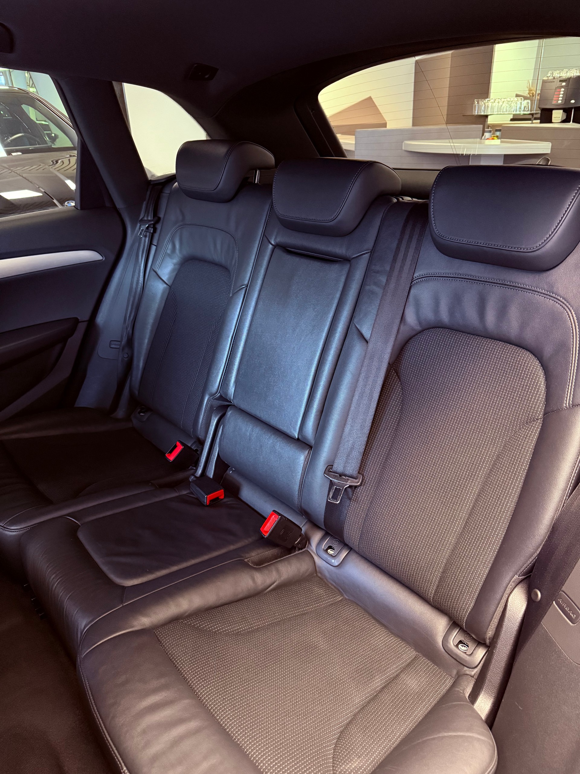 AUDI Q5 2.0 TDI S-Line Quattro S-tronic-image-6
