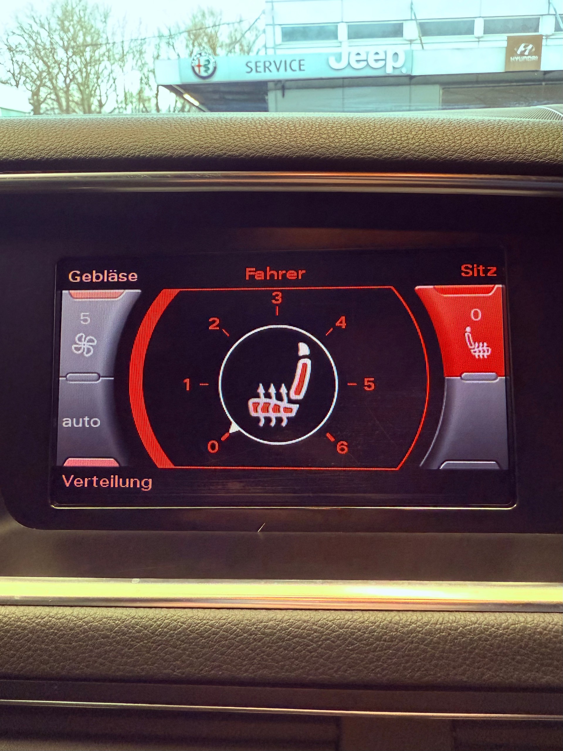 AUDI Q5 2.0 TDI S-Line Quattro S-tronic-image-14