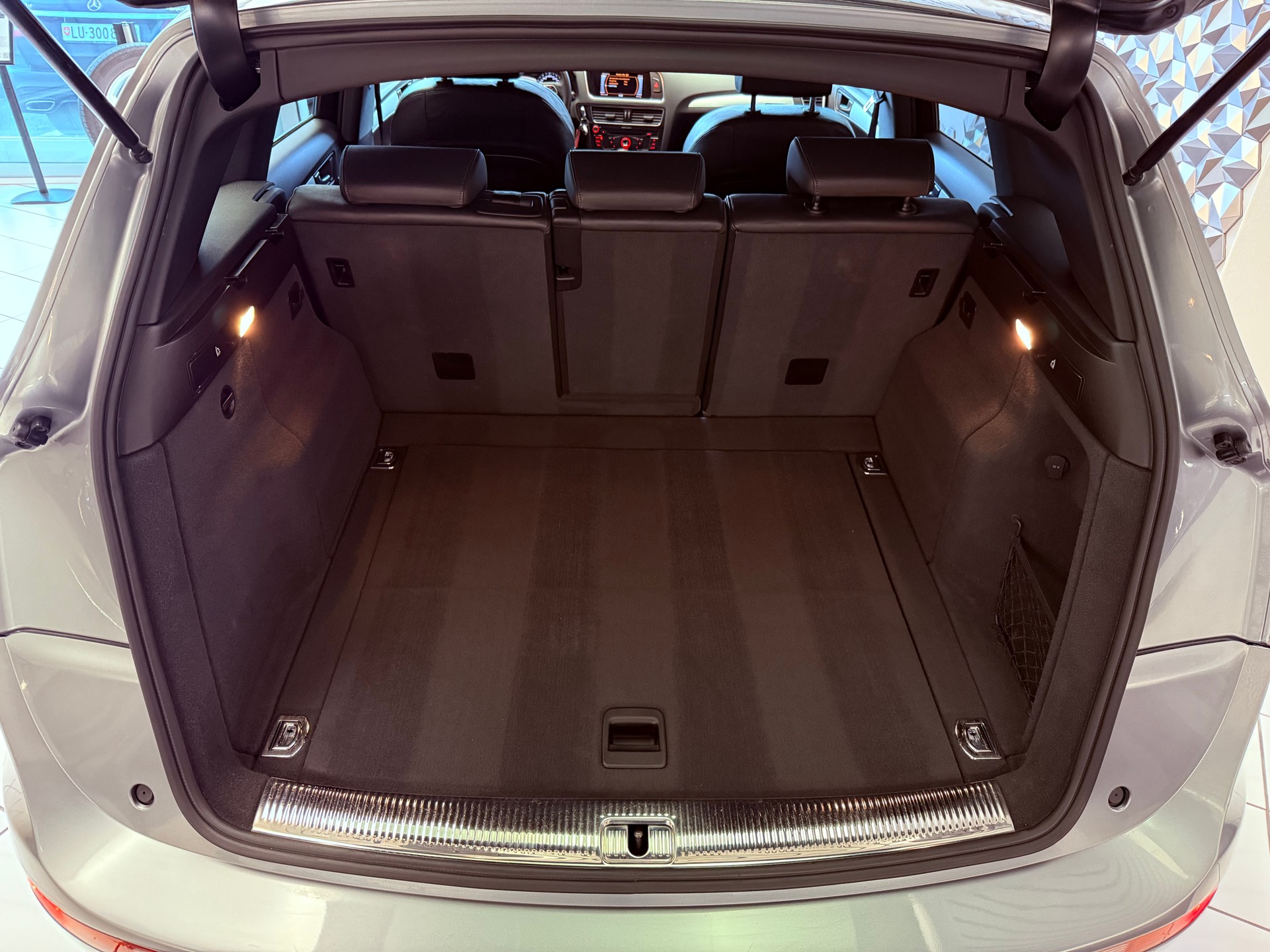 AUDI Q5 2.0 TDI S-Line Quattro S-tronic-image-8