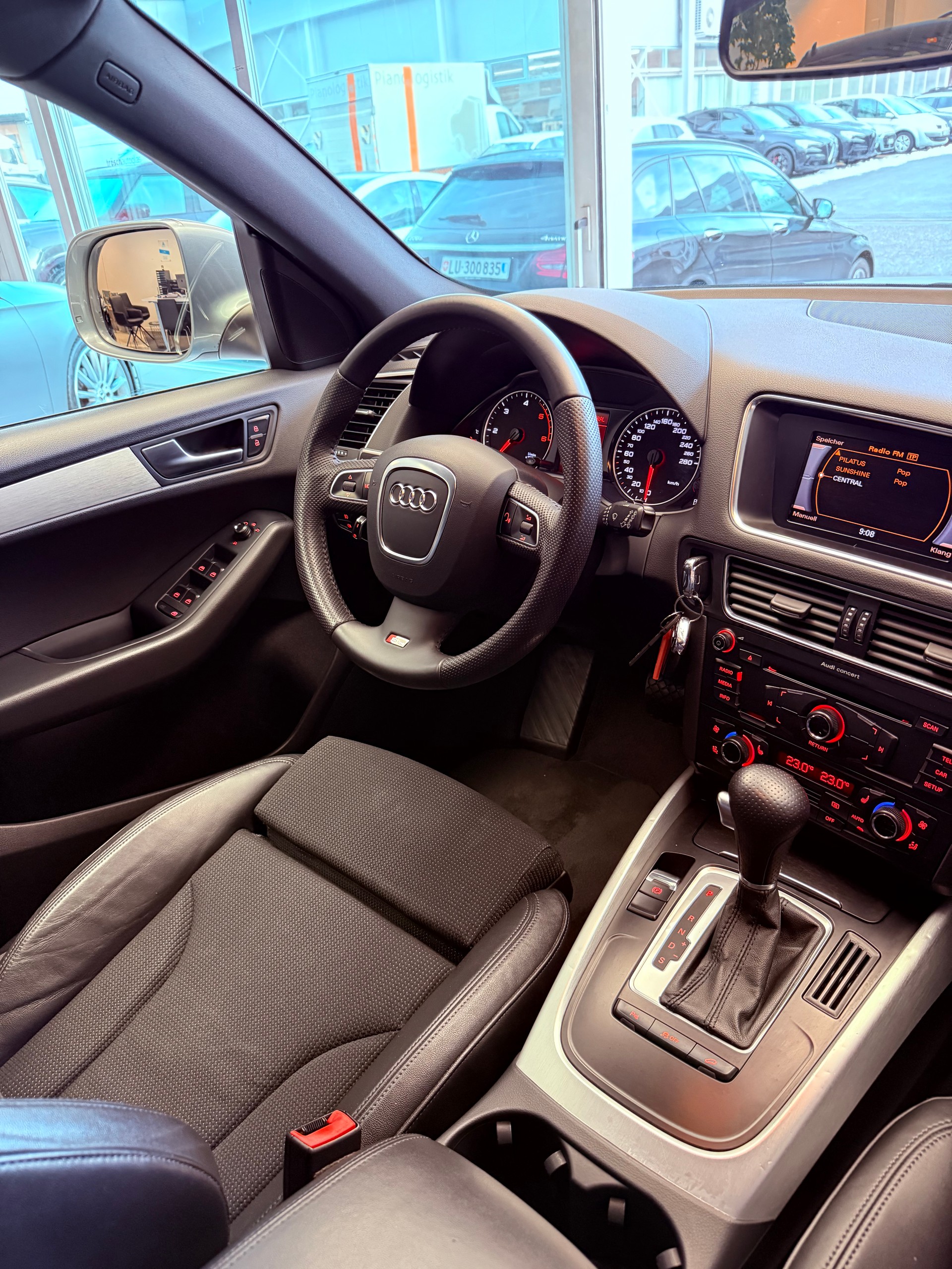 AUDI Q5 2.0 TDI S-Line Quattro S-tronic-image-12